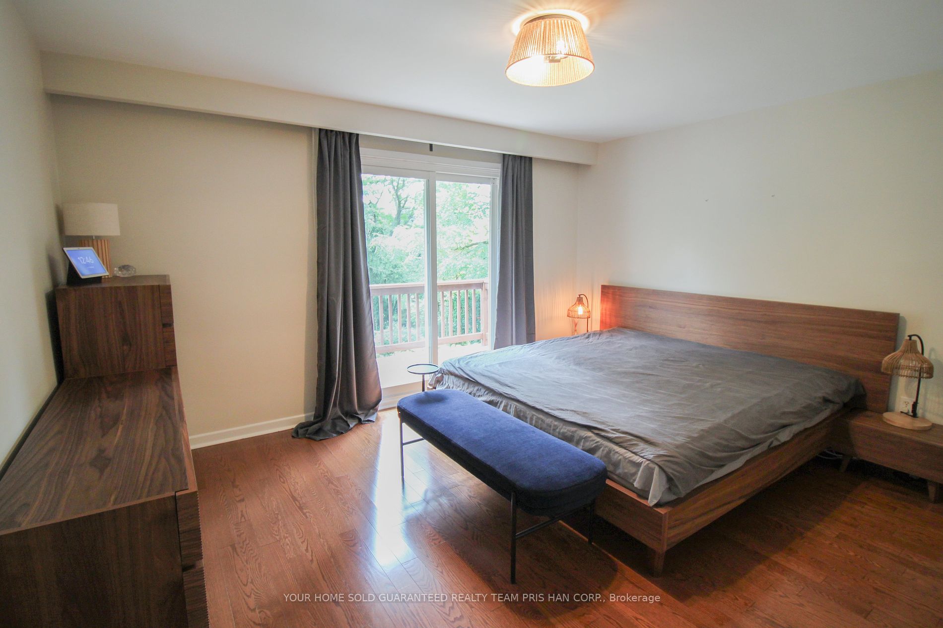 268 Mineola Road E