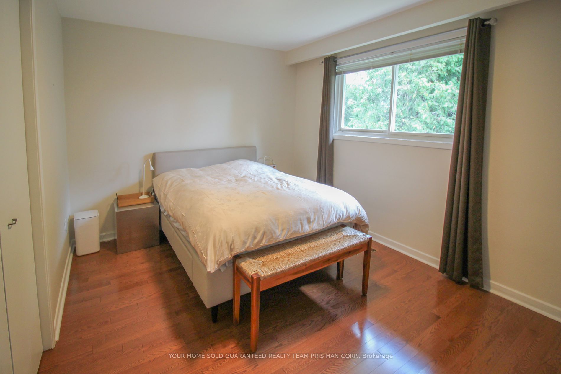 268 Mineola Road E