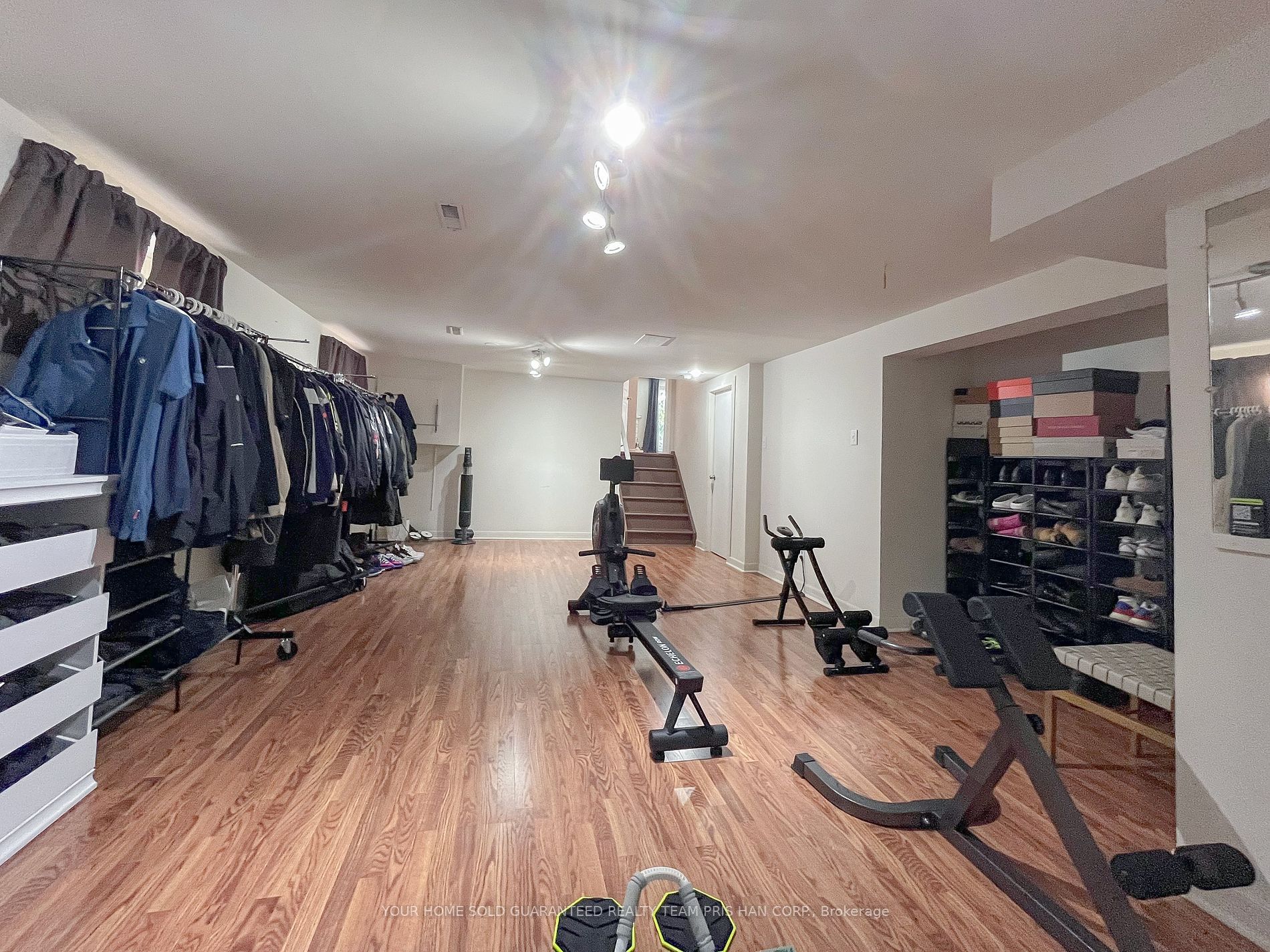 268 Mineola Road E