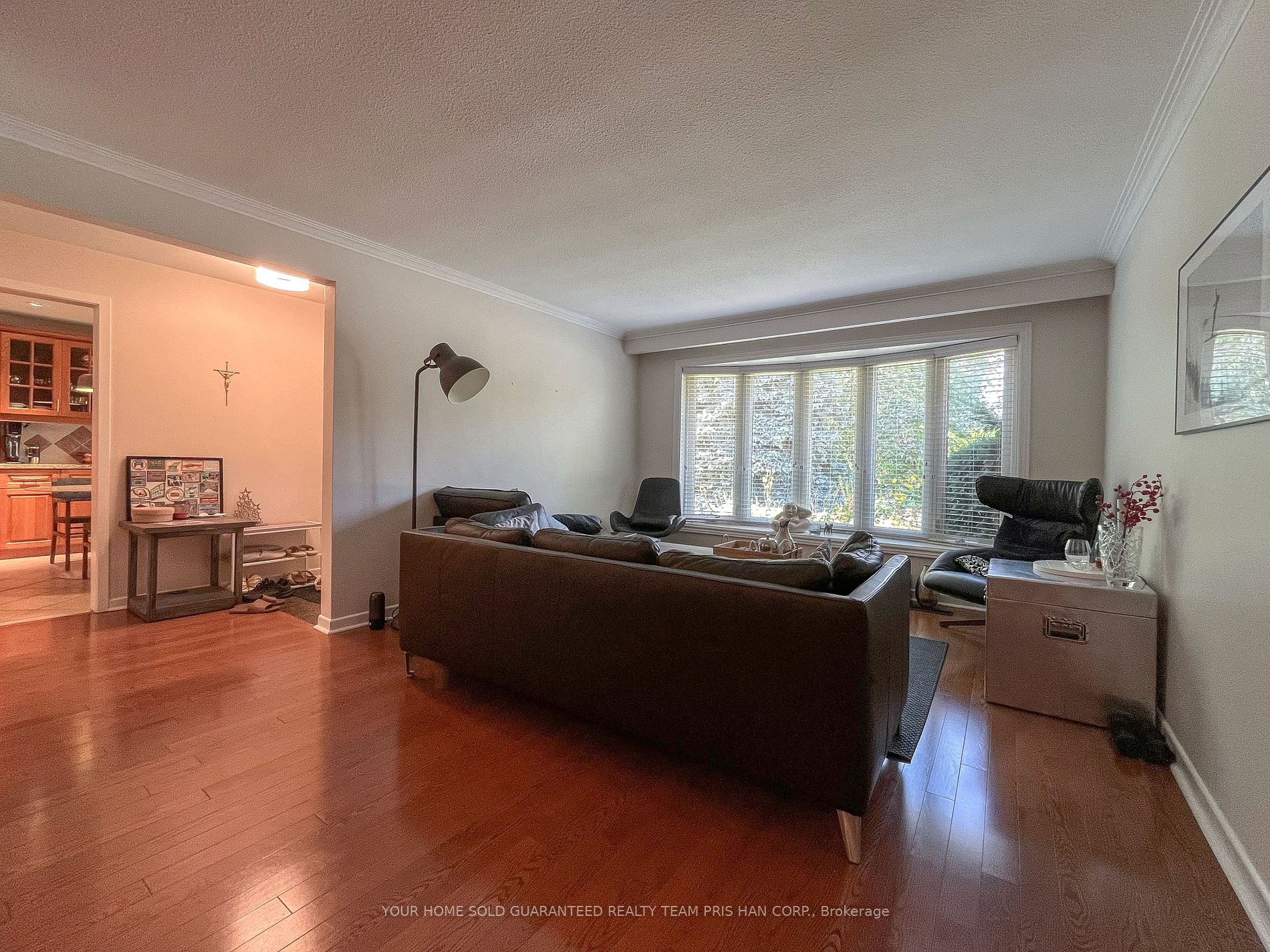 268 Mineola Road E