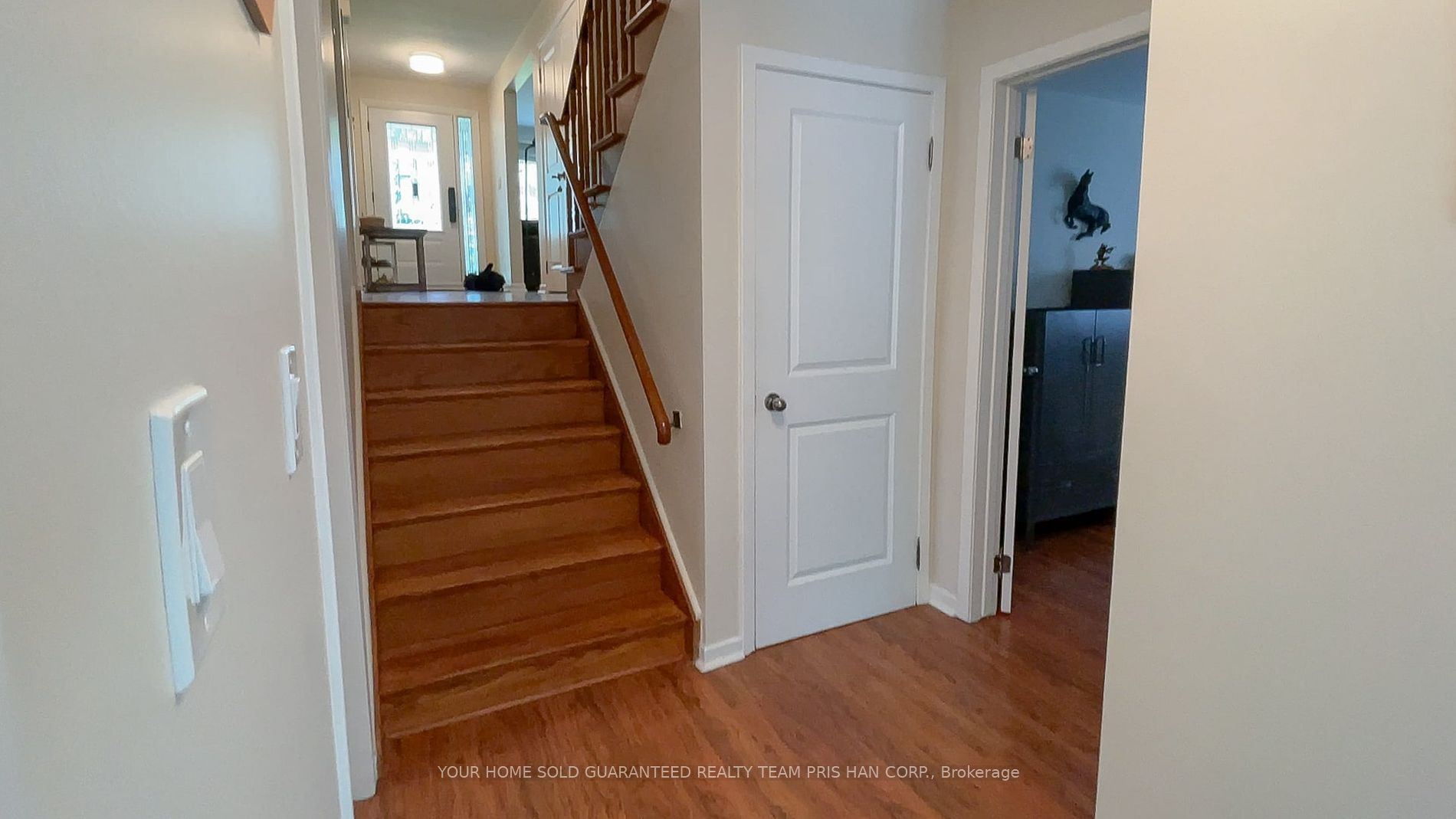 268 Mineola Road E