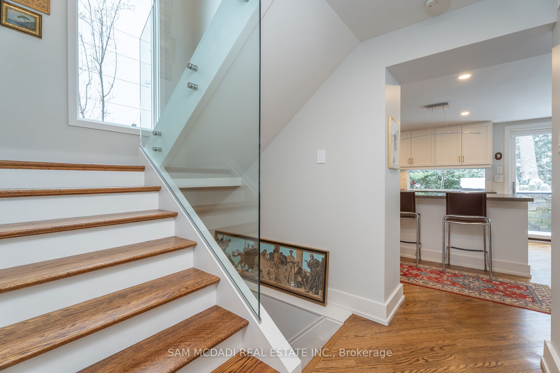 1273 Queen Victoria Avenue