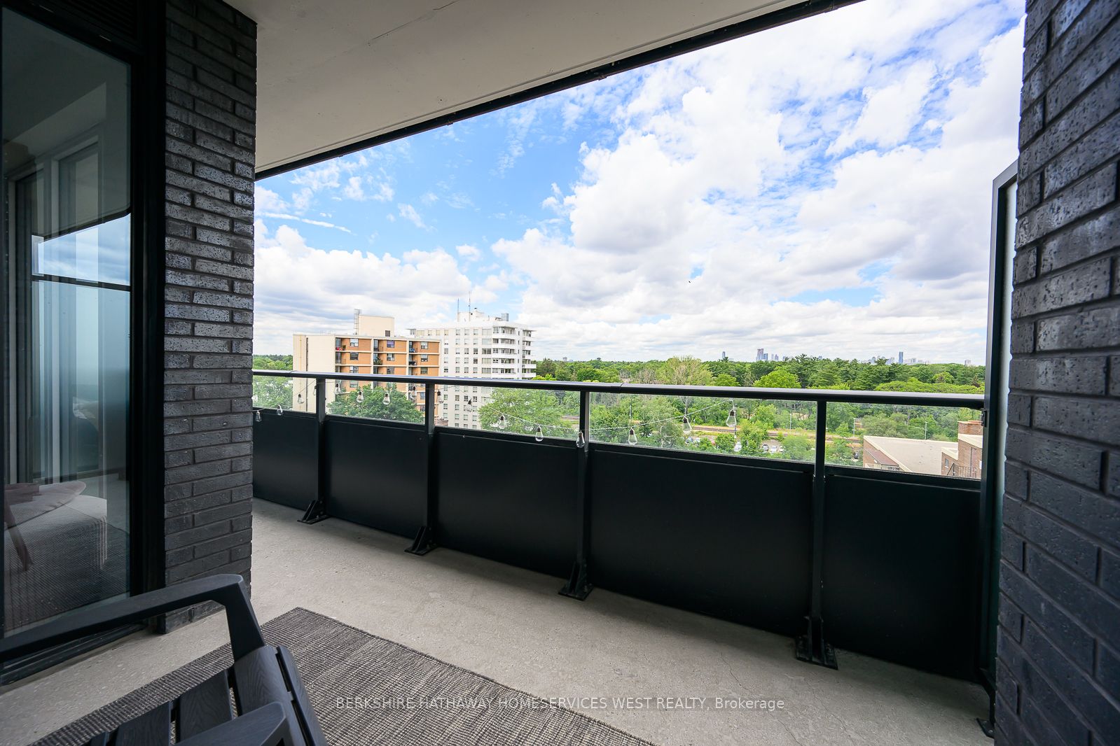 21 Park Street E #1009