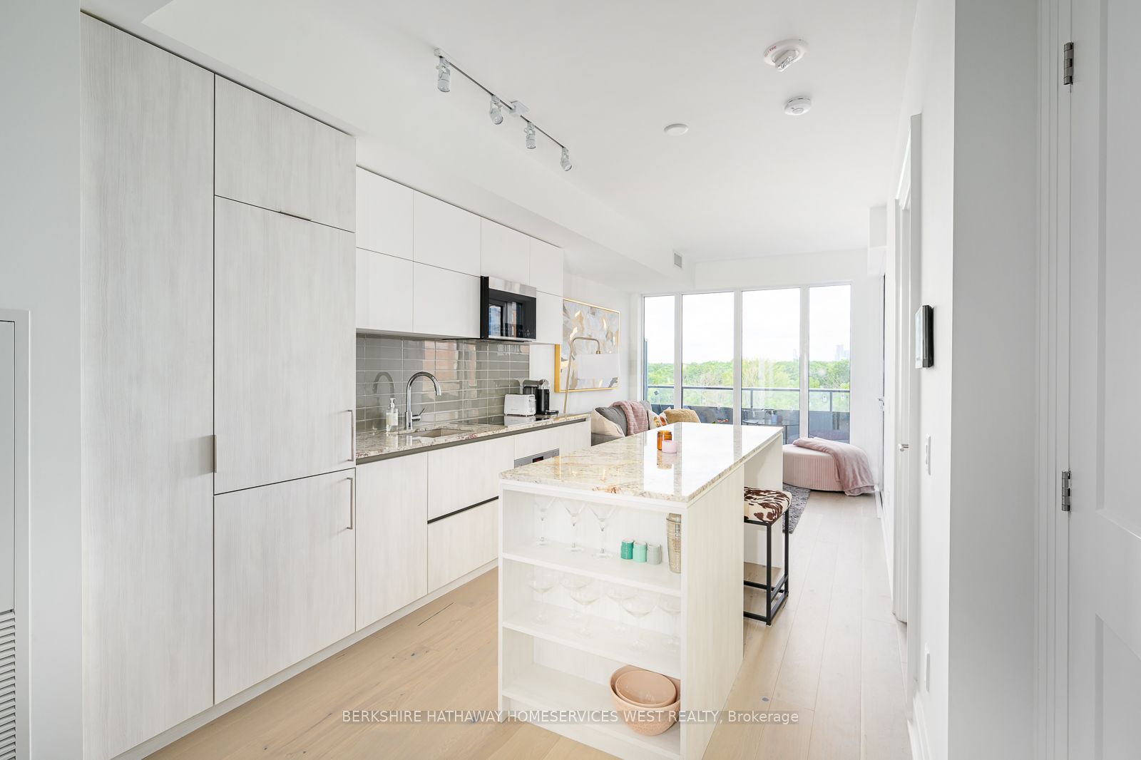 21 Park Street E #1009