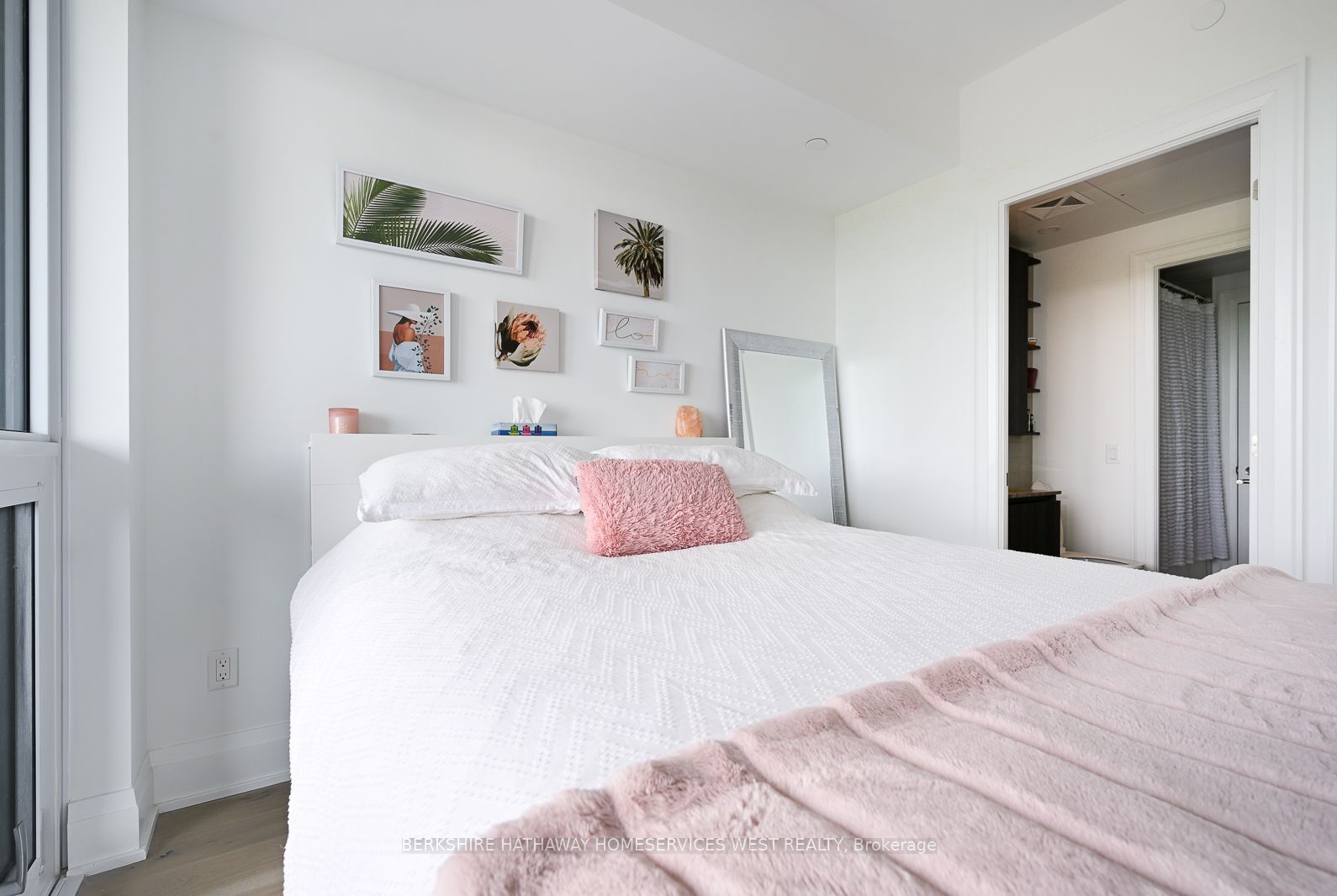 21 Park Street E #1009
