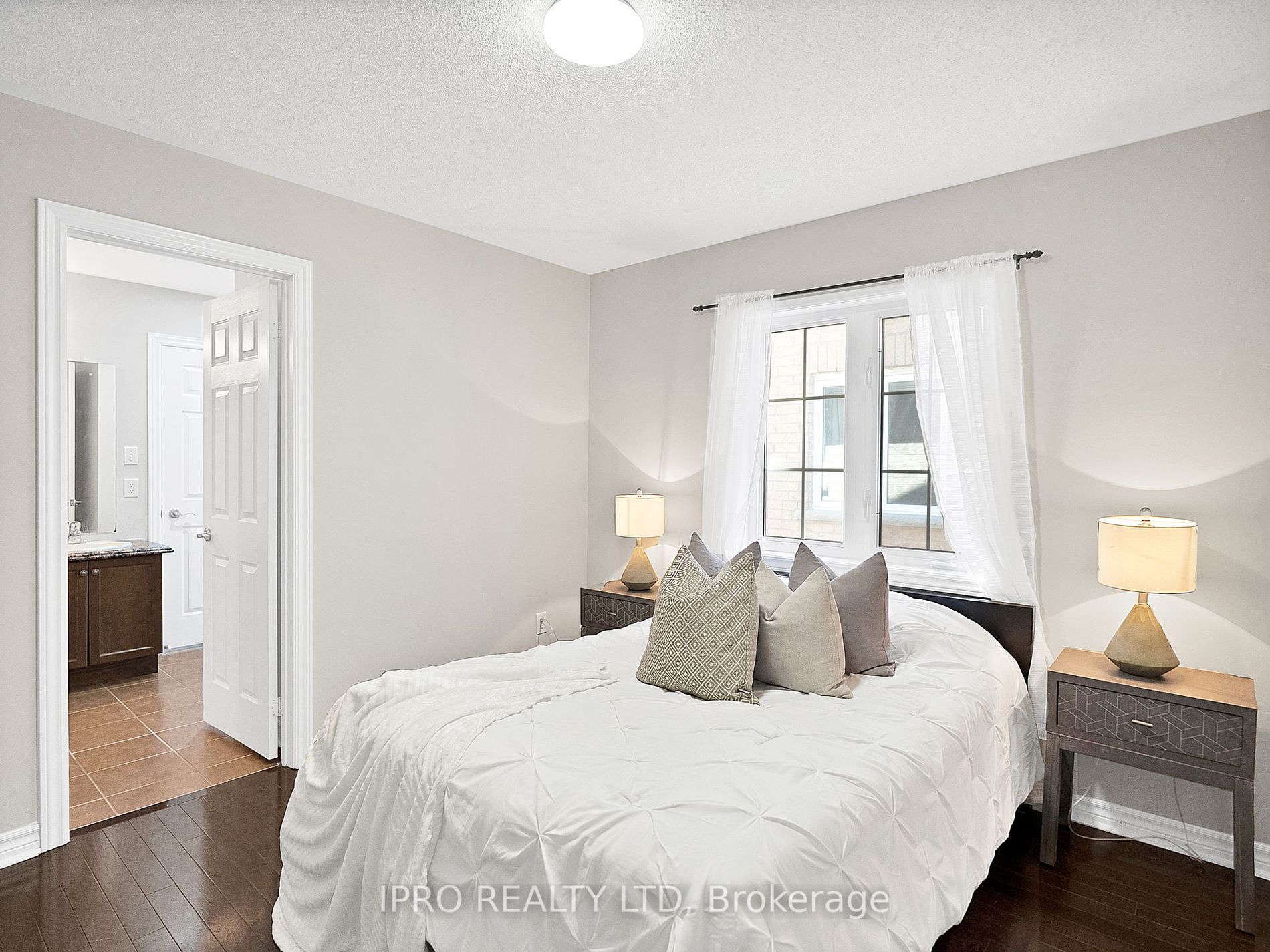 15 Oakhaven Road