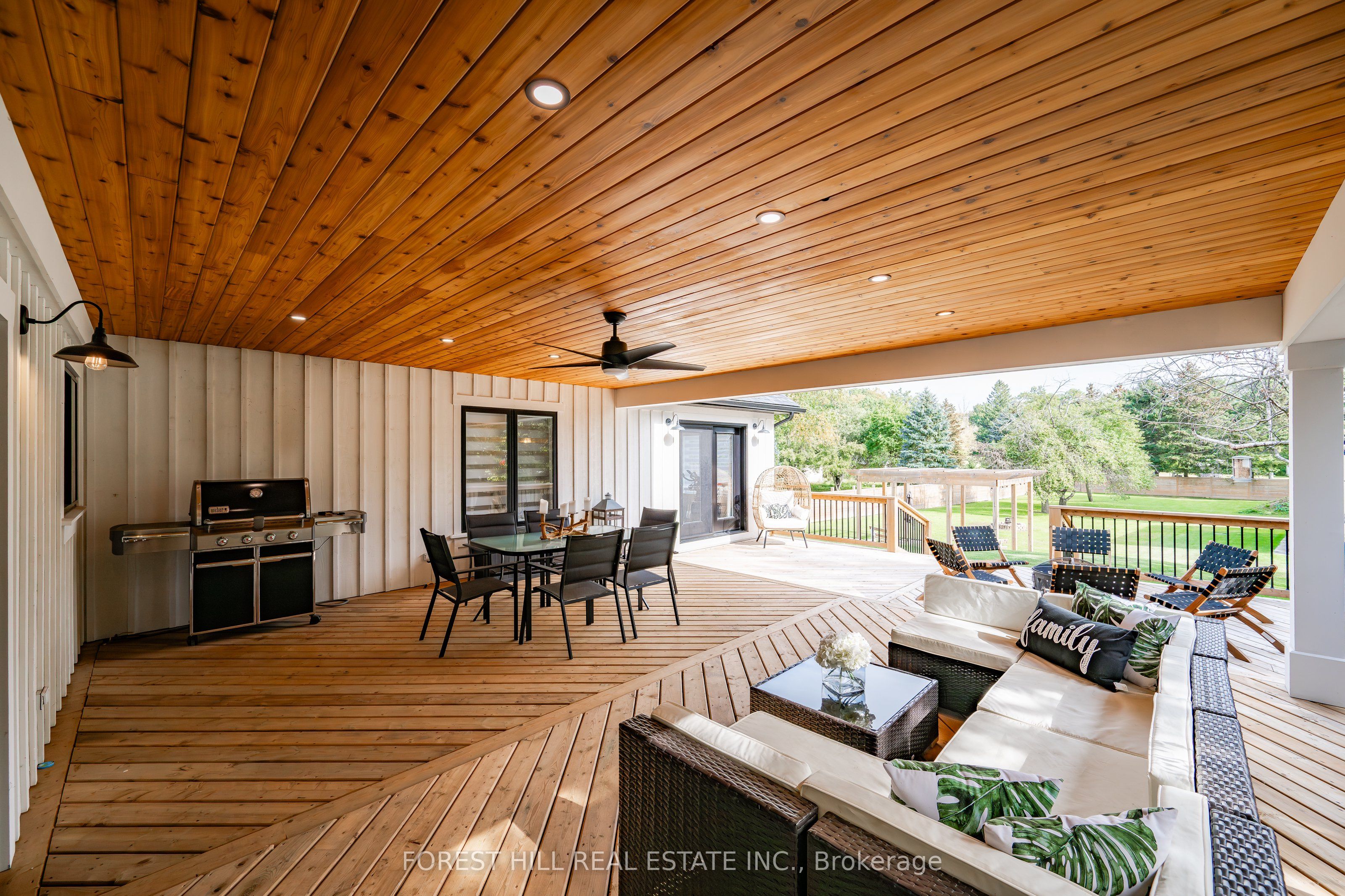 2560 2 Side Road