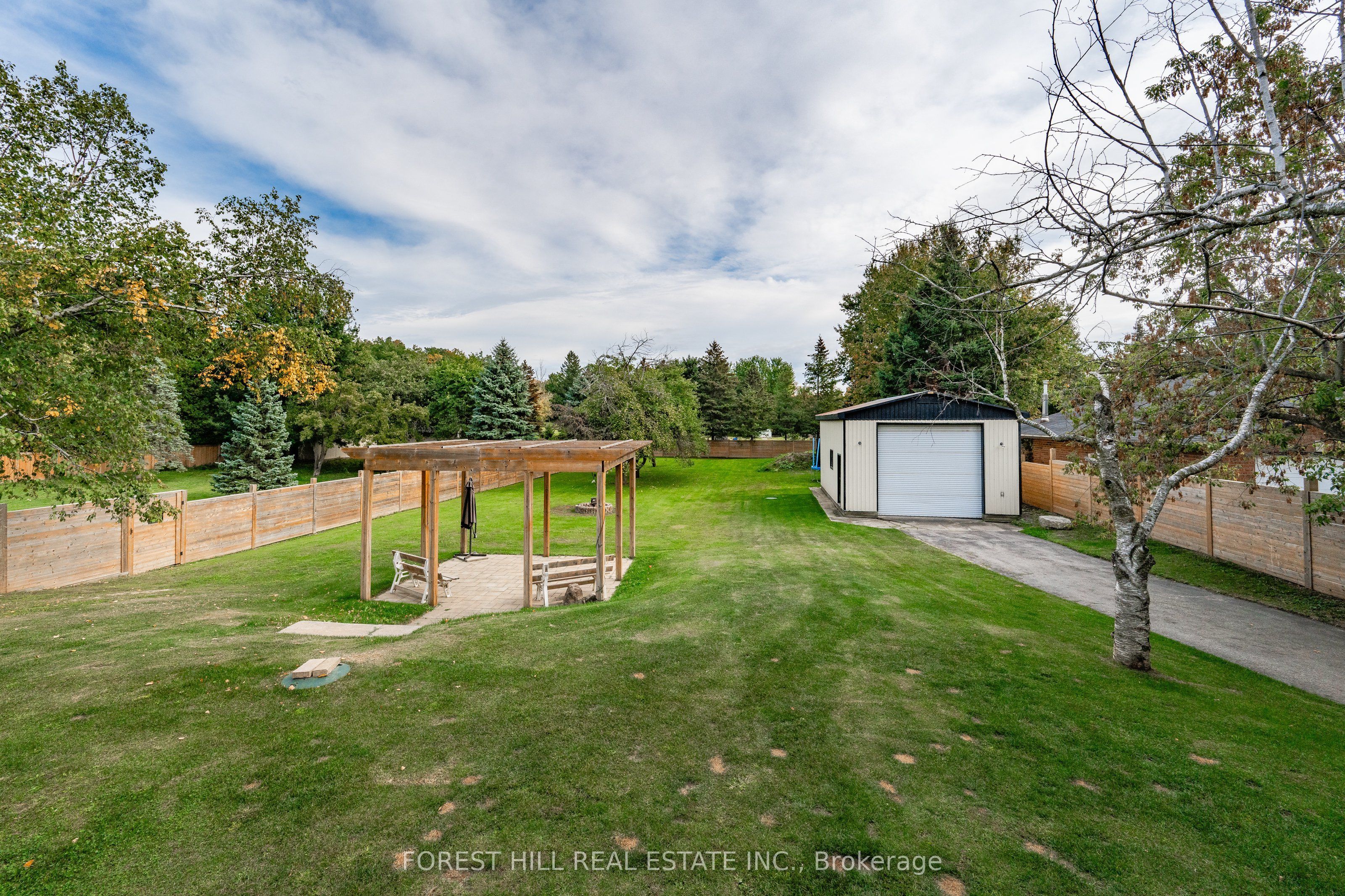 2560 2 Side Road