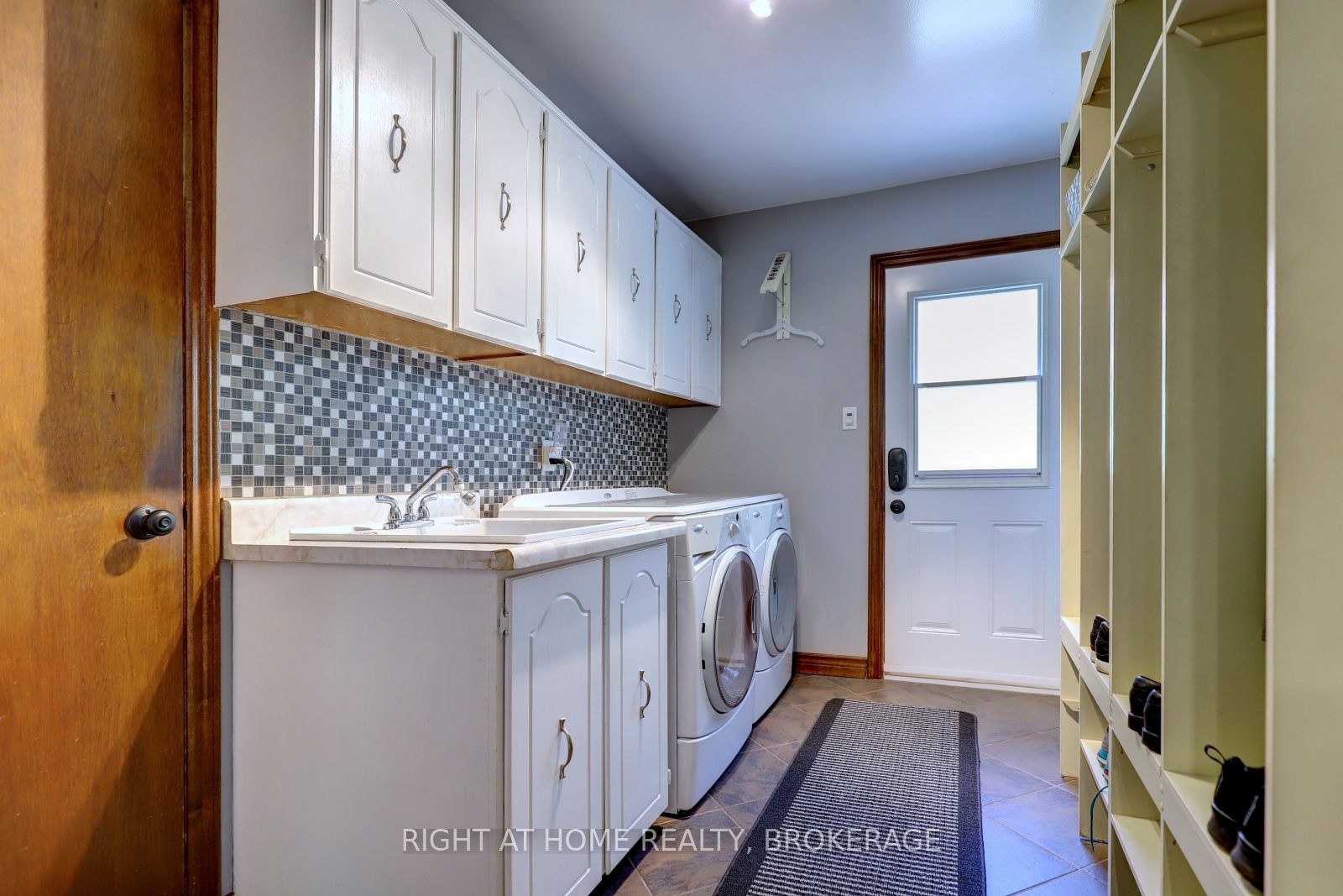 1412 Carmen Drive