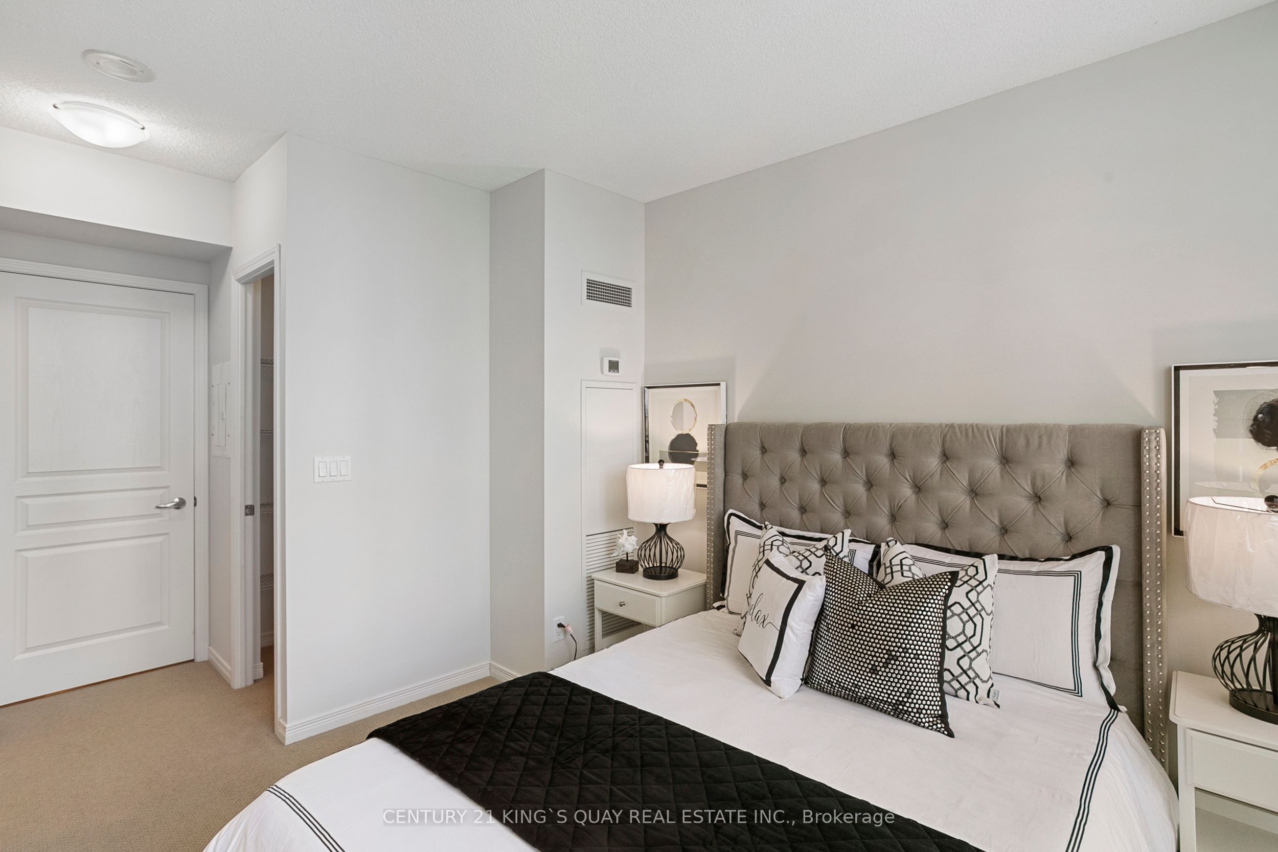 2240 Lake Shore Boulevard W #2904