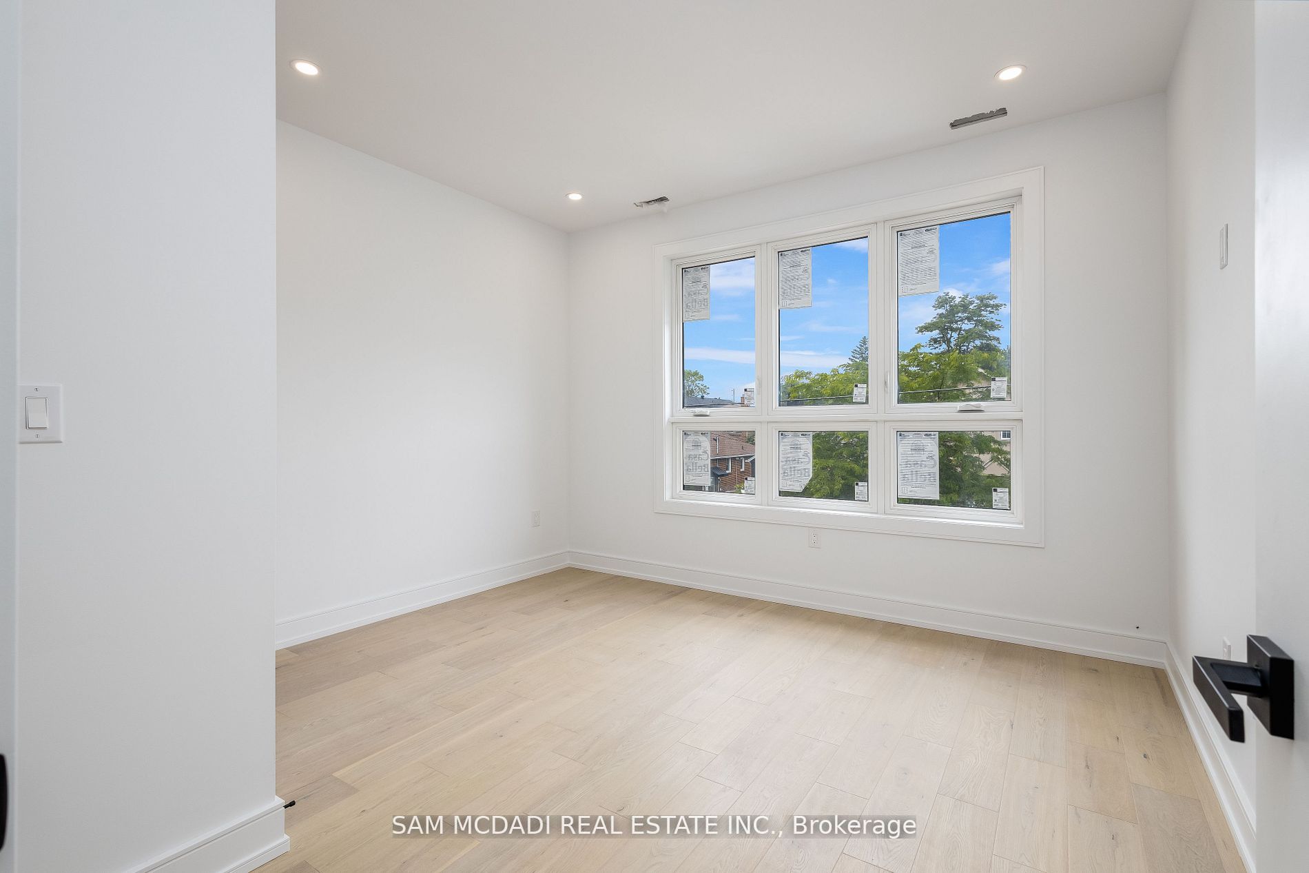 73 Elma Street