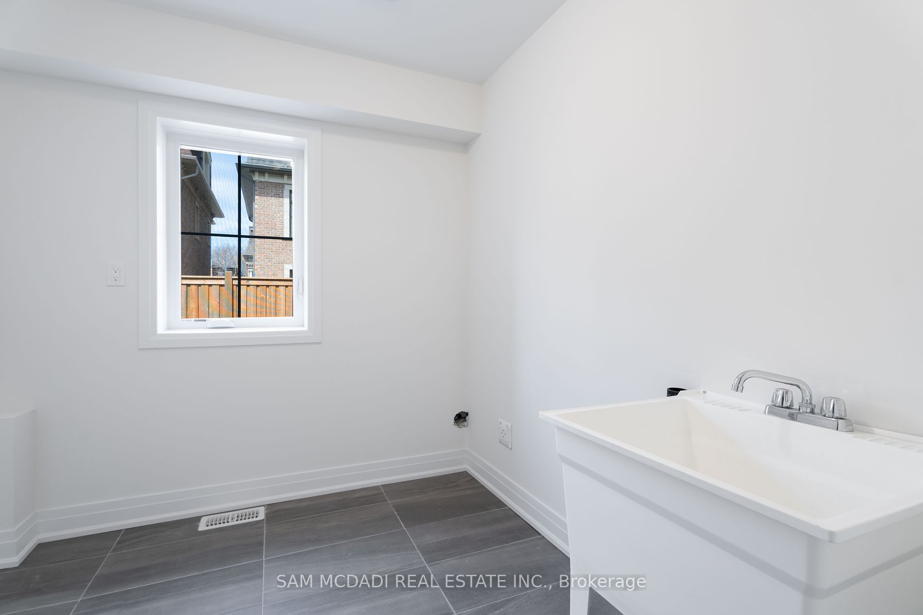 2110 Royal Gala Circle