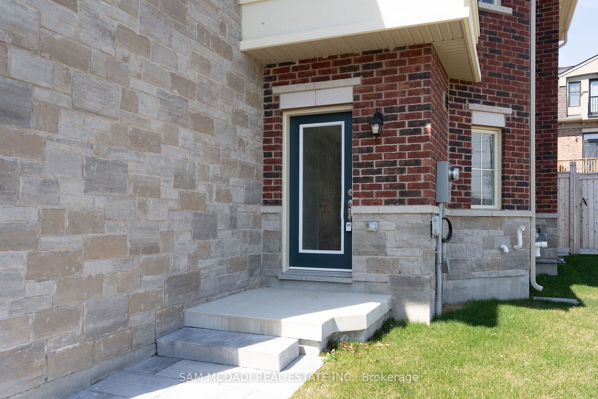 2110 Royal Gala Circle