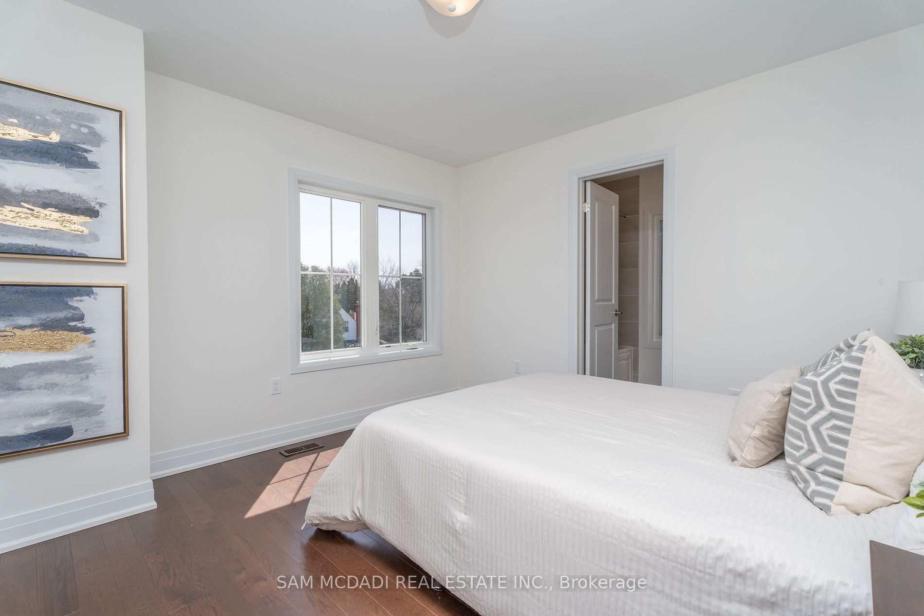 2110 Royal Gala Circle