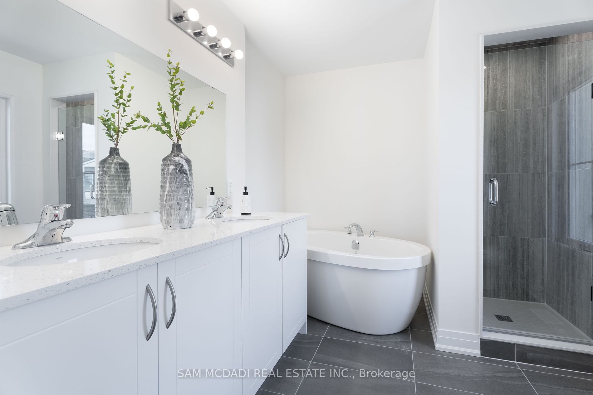 2110 Royal Gala Circle
