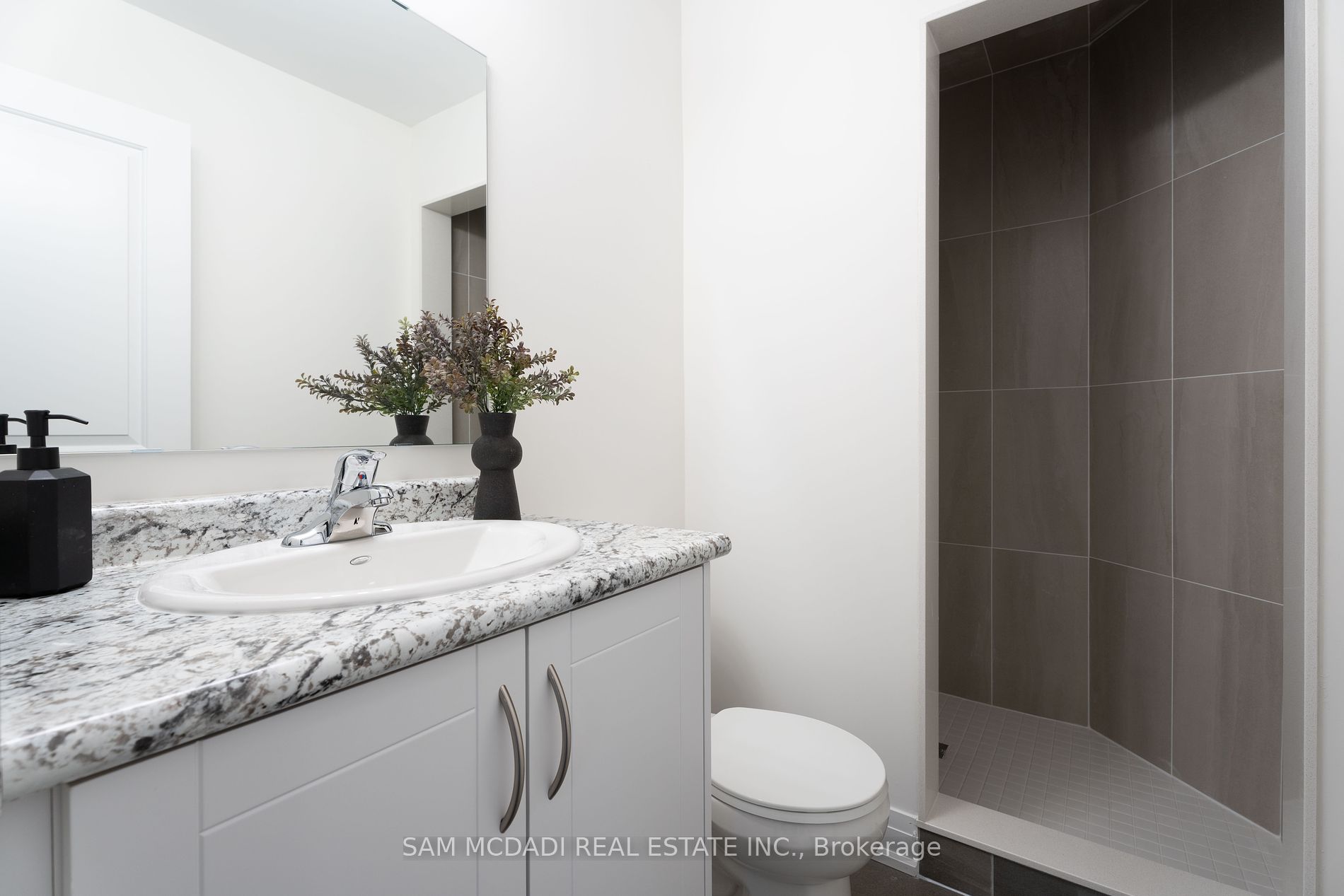 2110 Royal Gala Circle