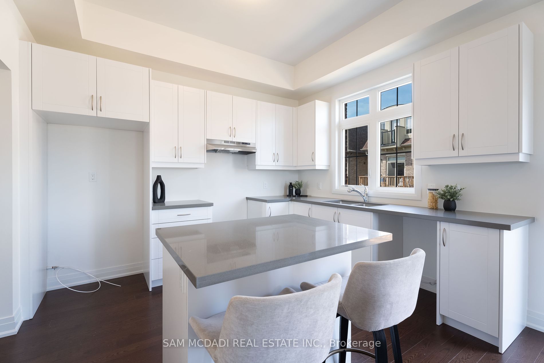 2110 Royal Gala Circle