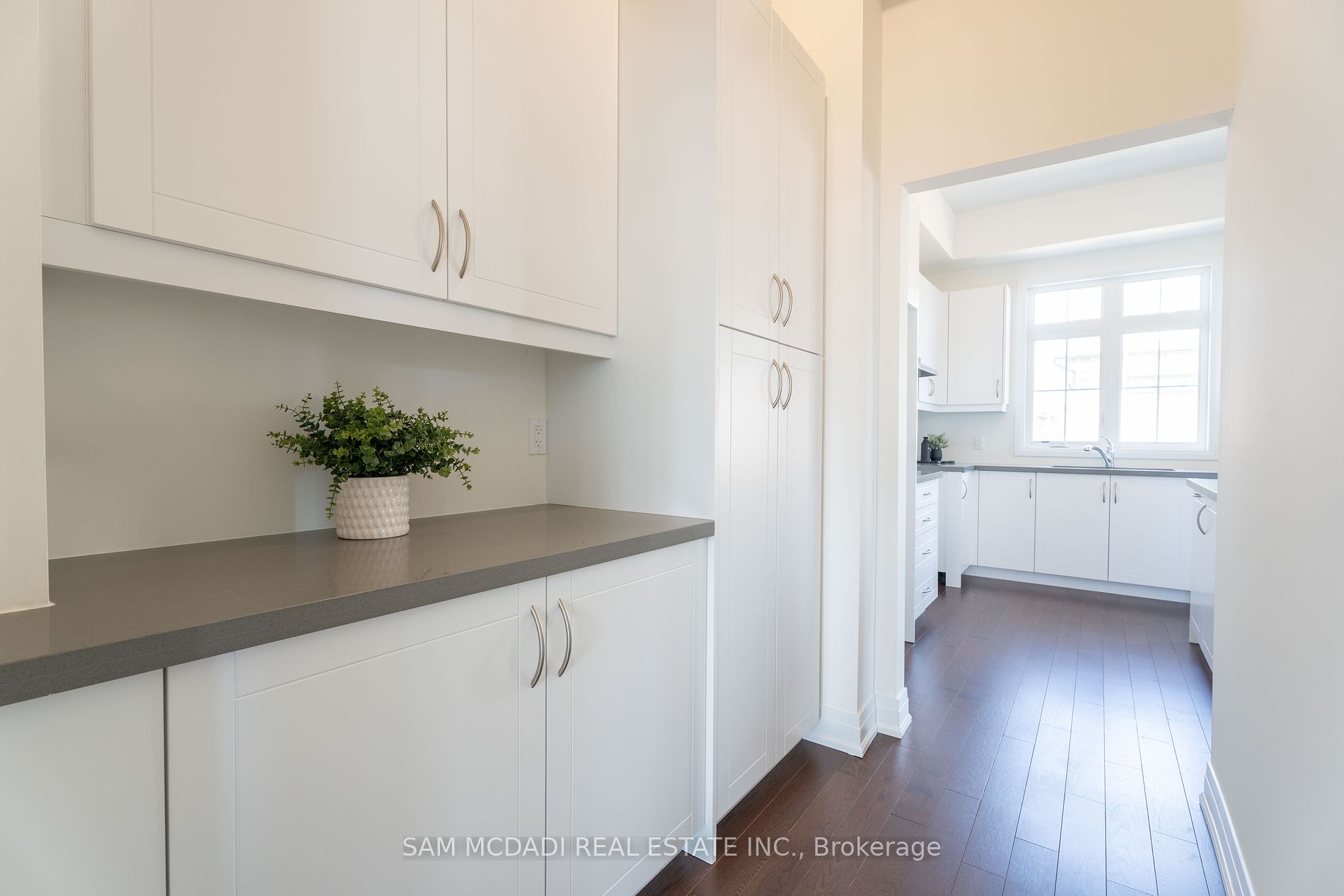 2110 Royal Gala Circle