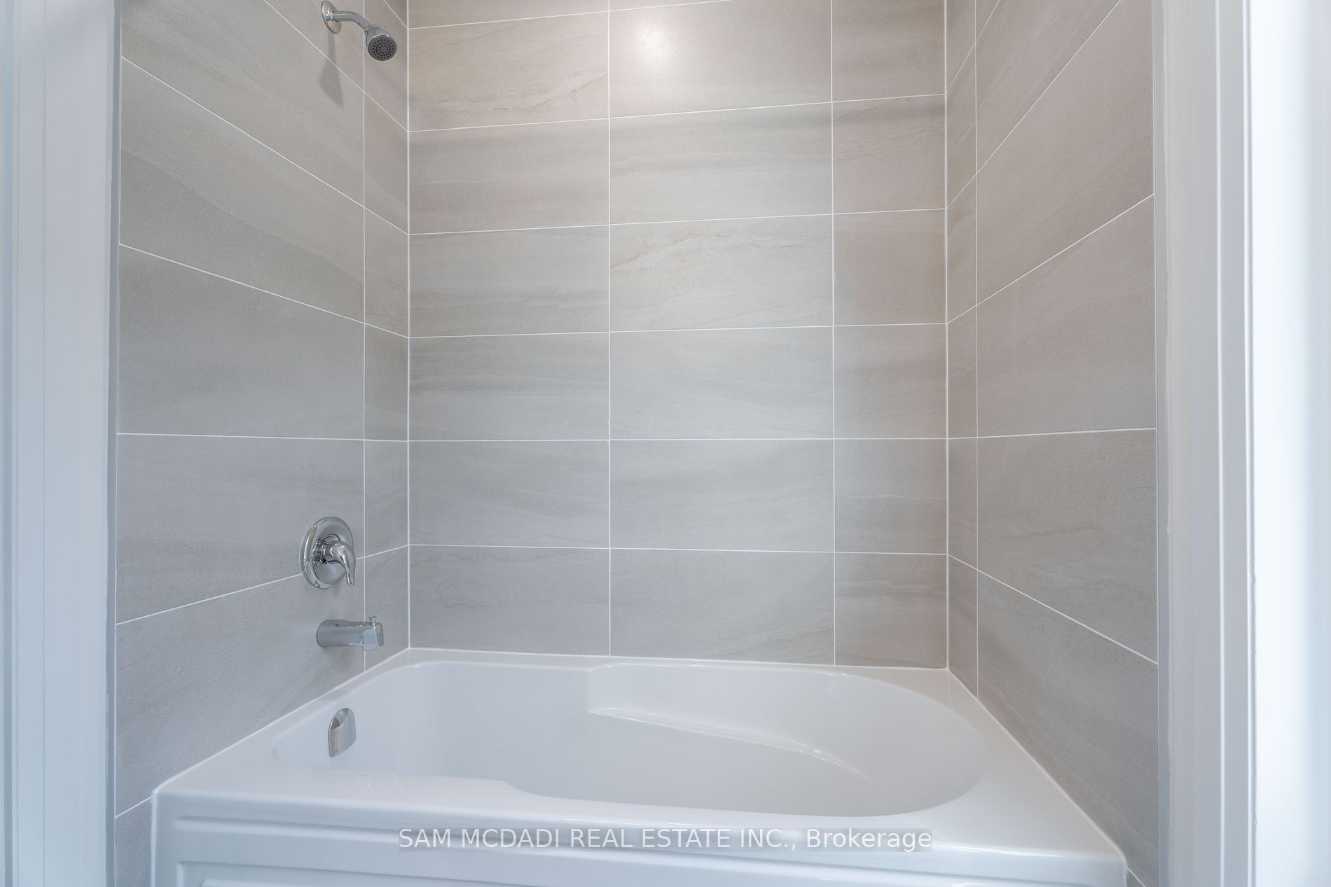 2110 Royal Gala Circle