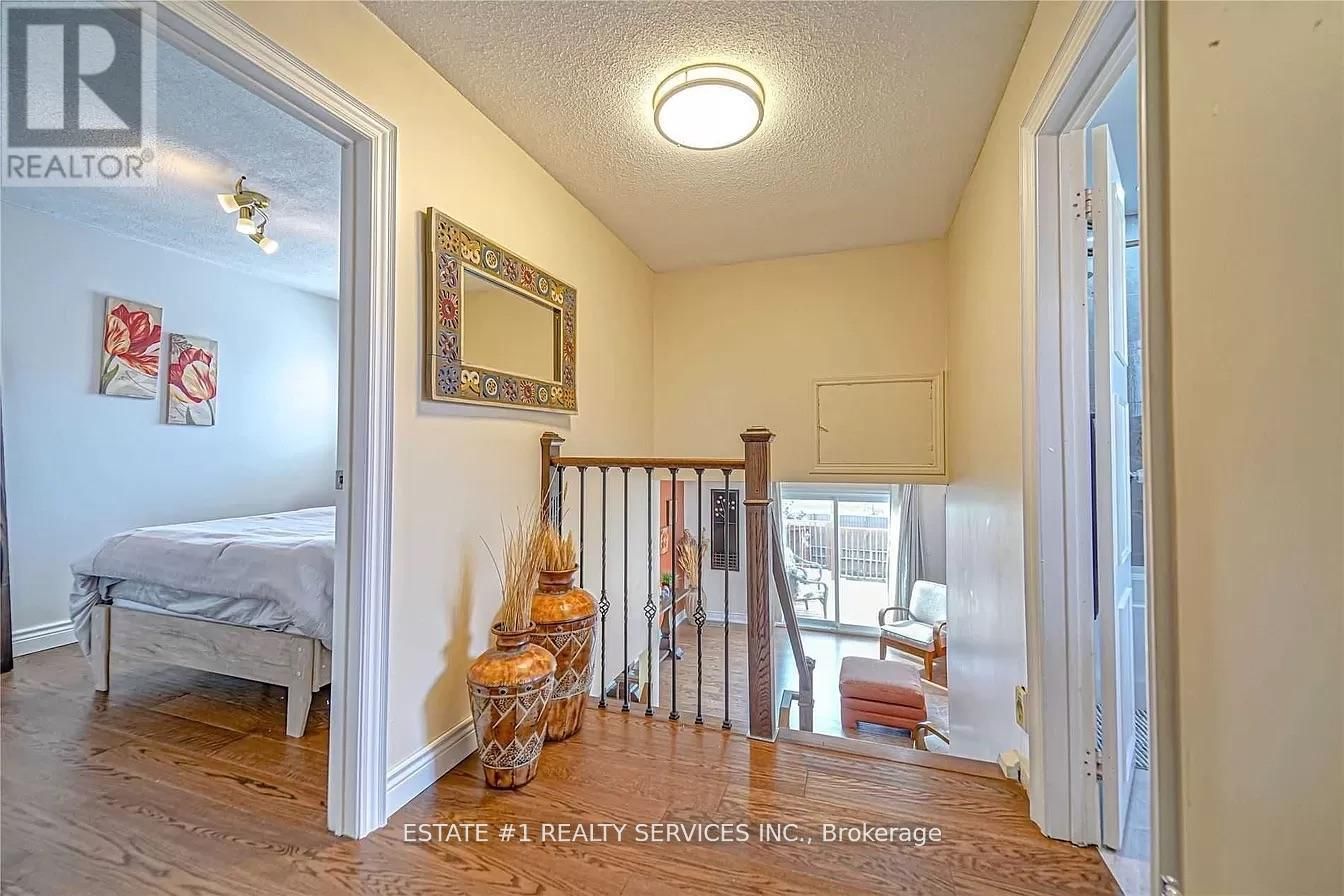 84 Simmons Boulevard