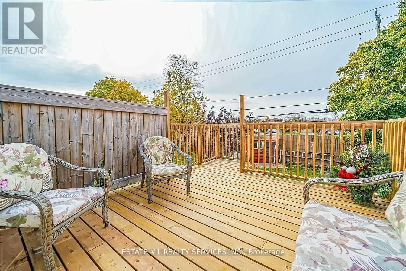 84 Simmons Boulevard