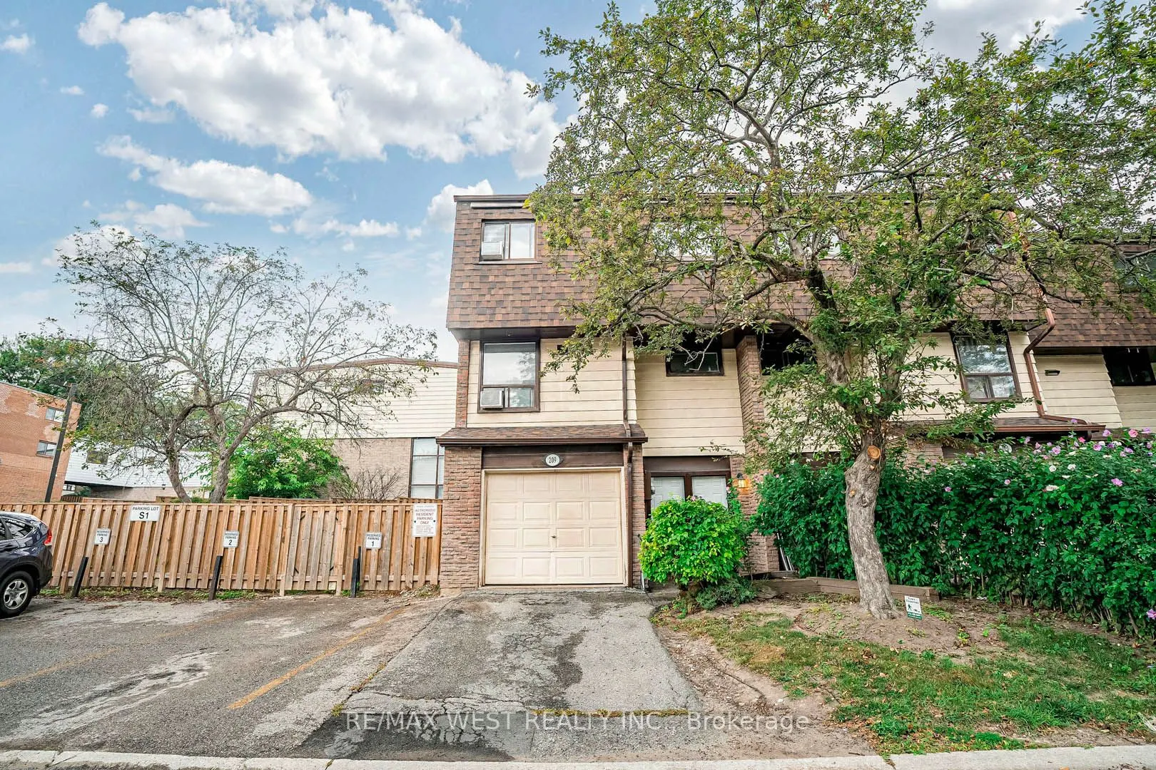 180 Mississauga Valley Boulevard, ##209