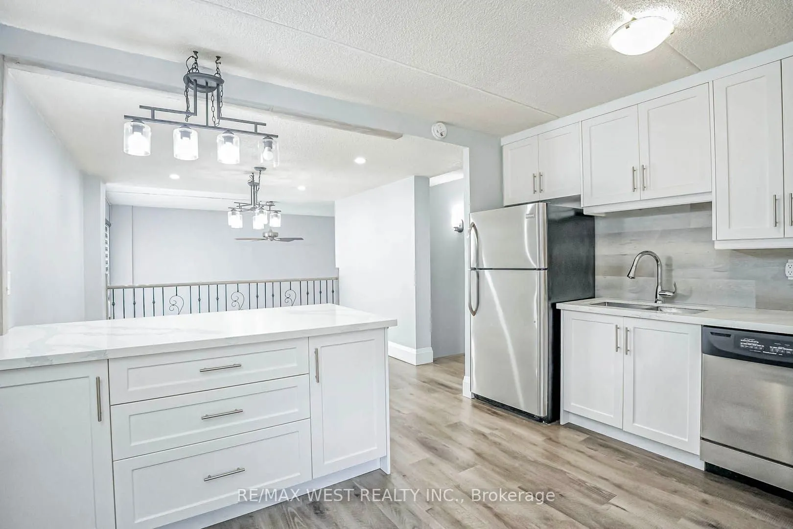 180 Mississauga Valley Boulevard, ##209