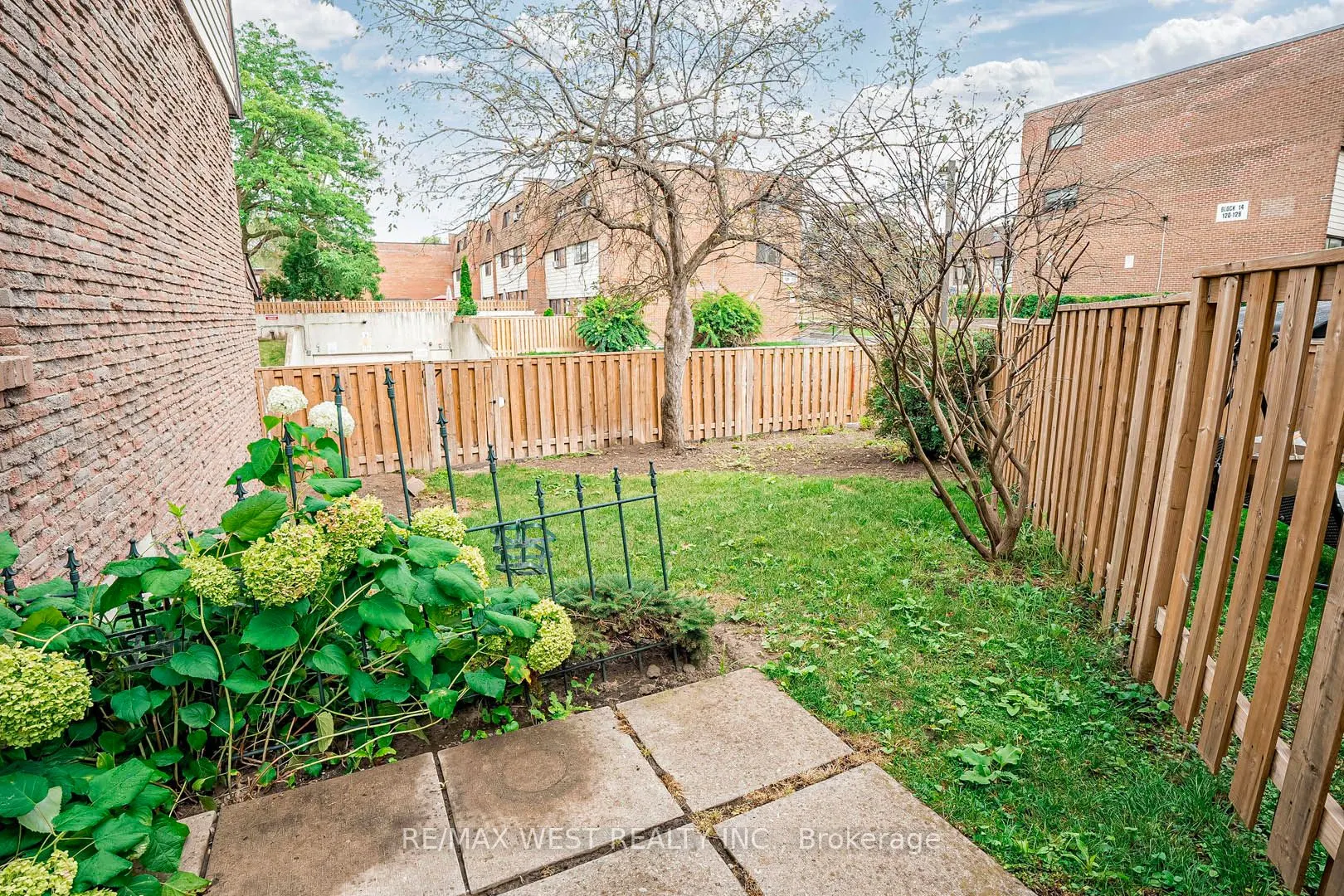 180 Mississauga Valley Boulevard, ##209