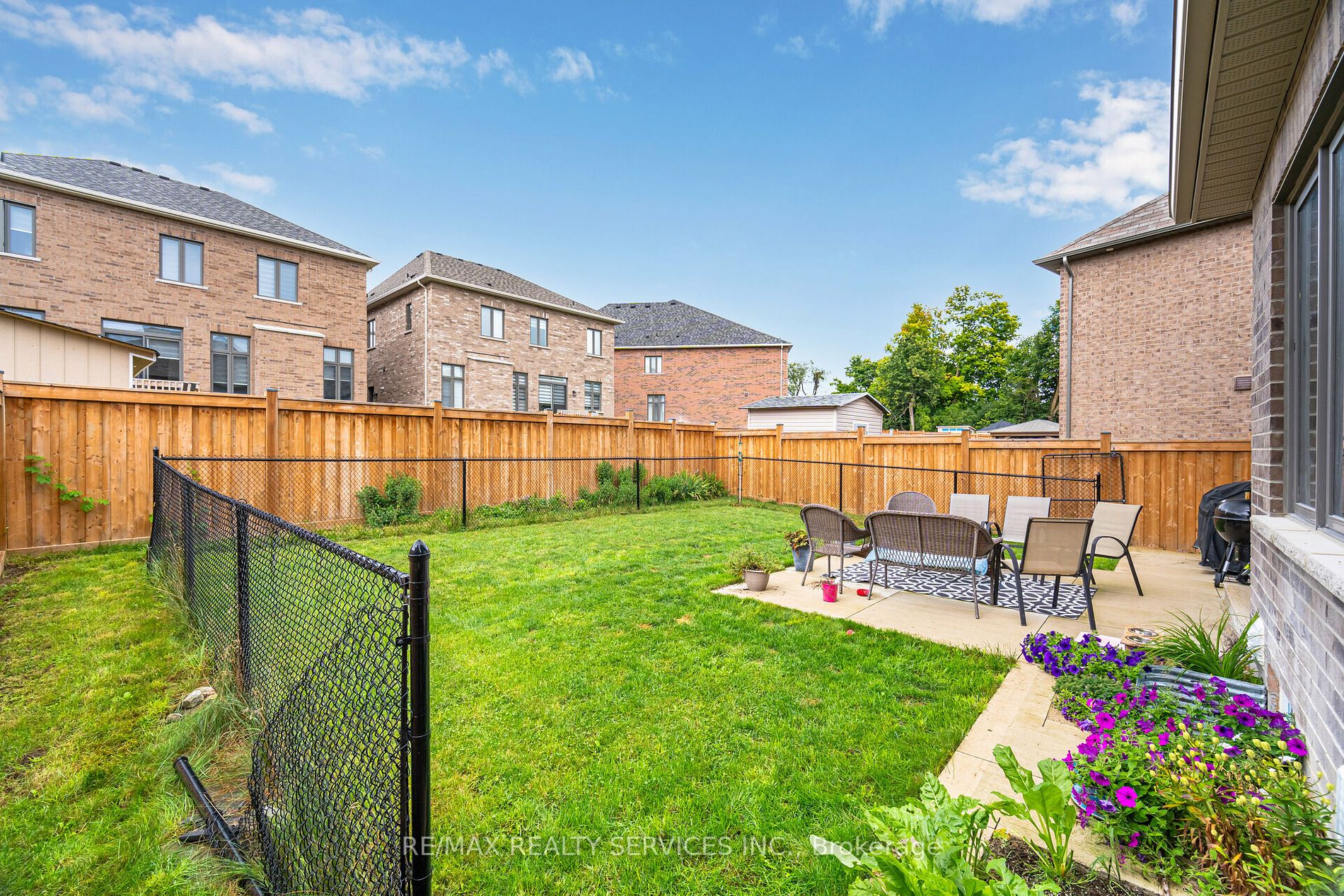 53 Ash Hill Avenue