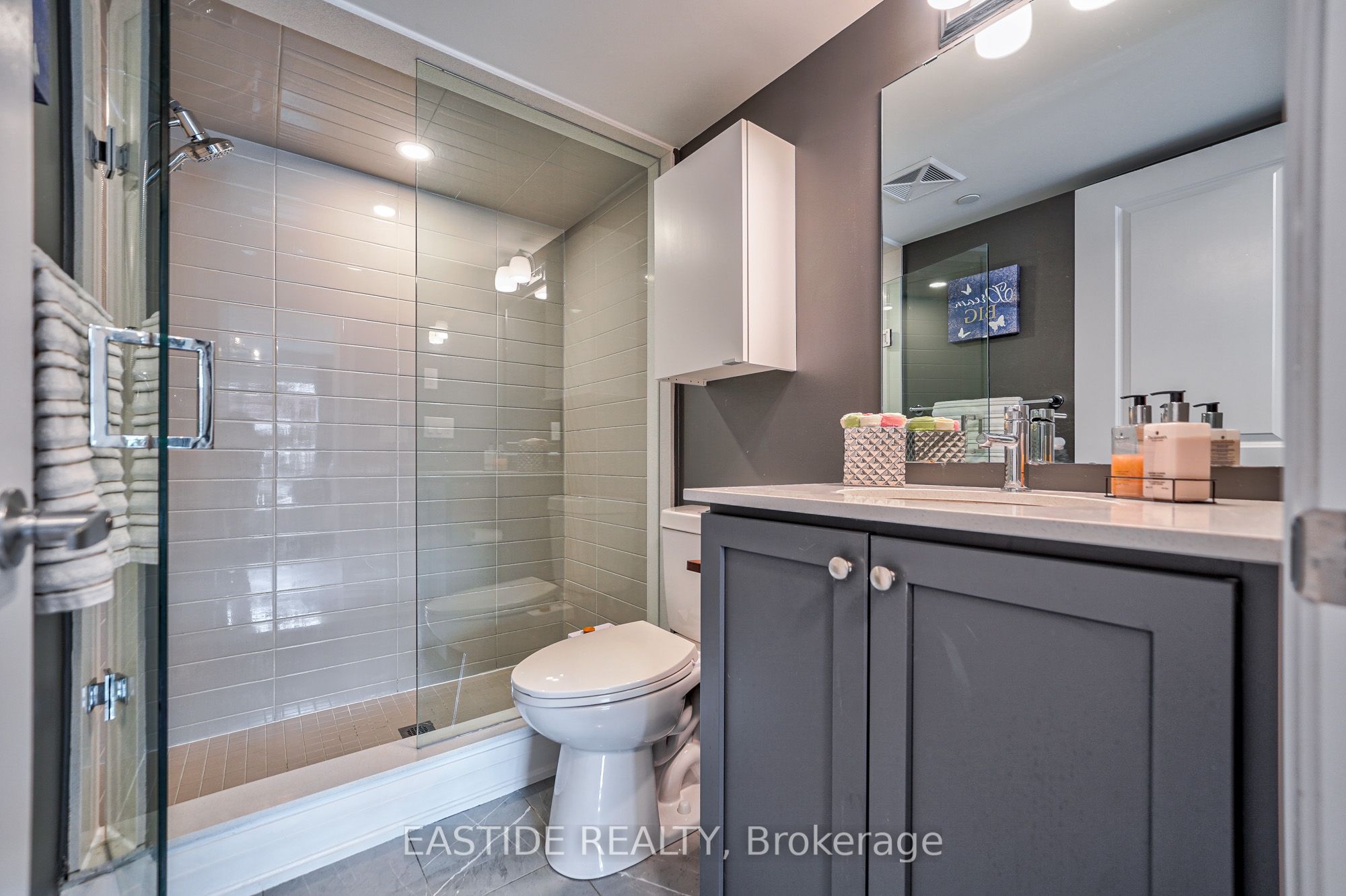 85 Eastwood Park Gardens, #23