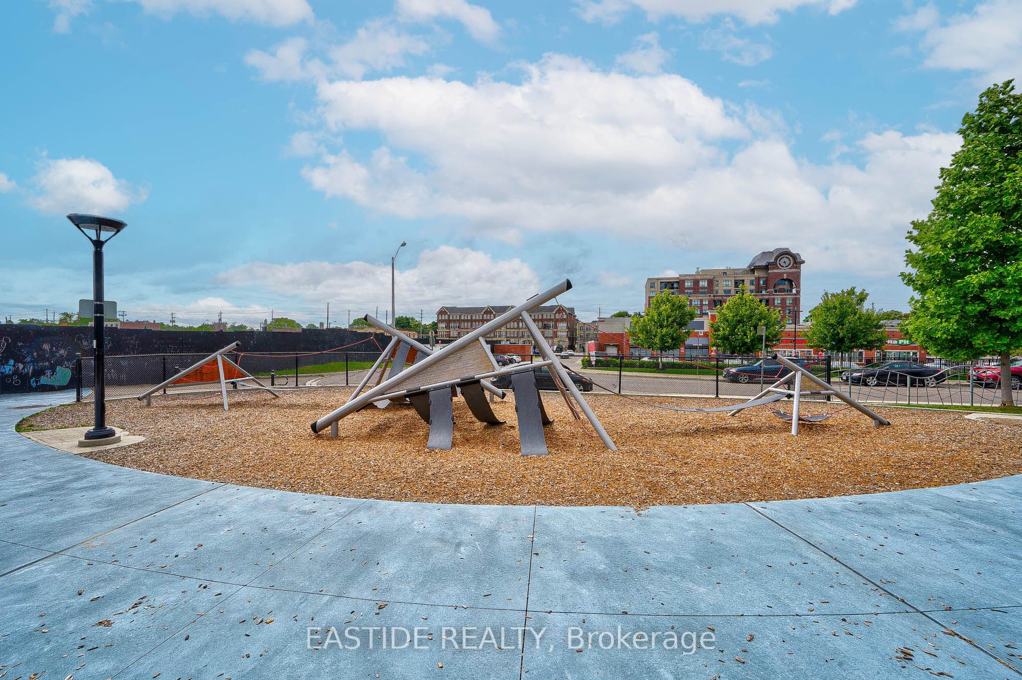 85 Eastwood Park Gardens, #23