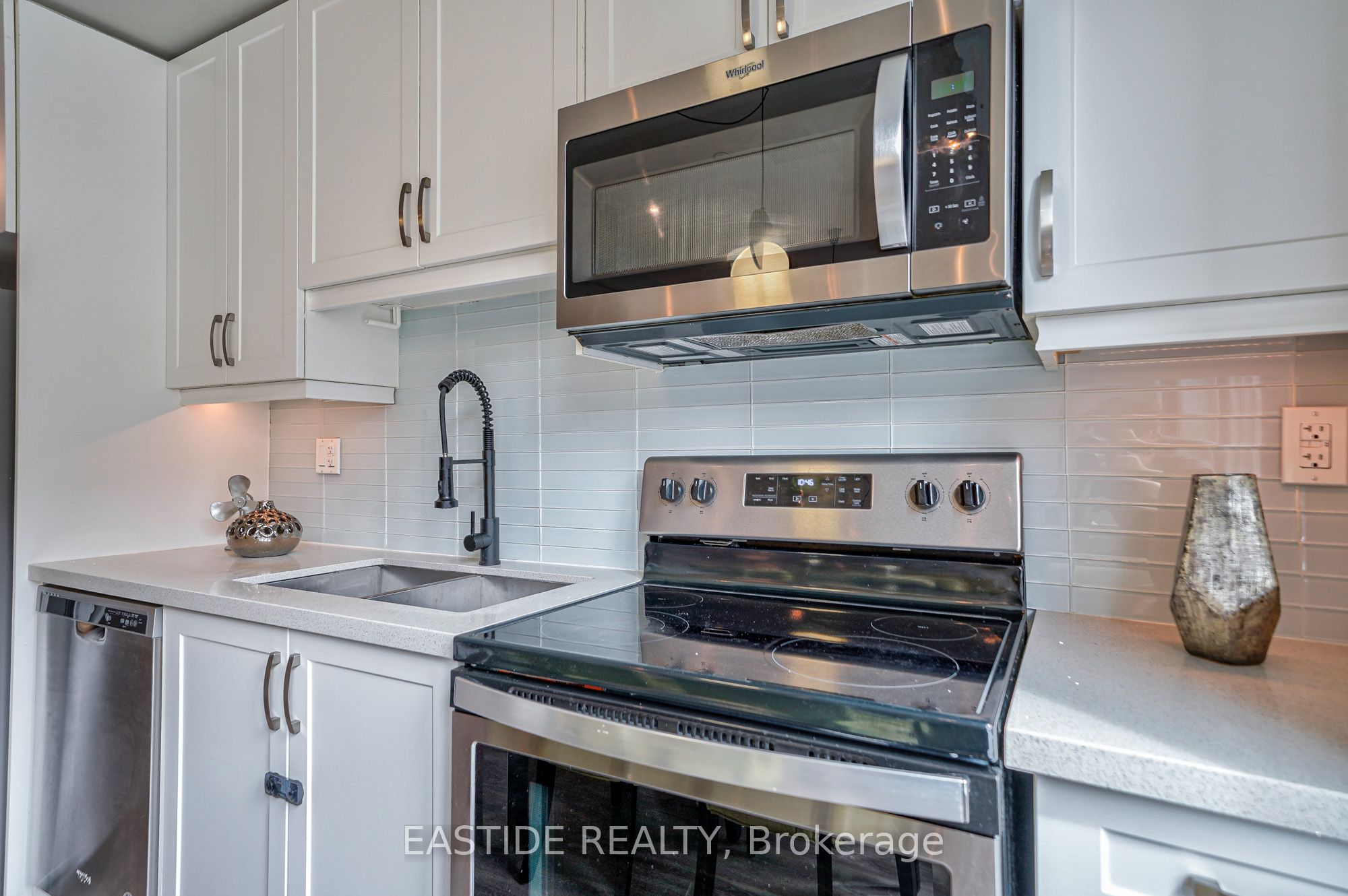 85 Eastwood Park Gardens, #23