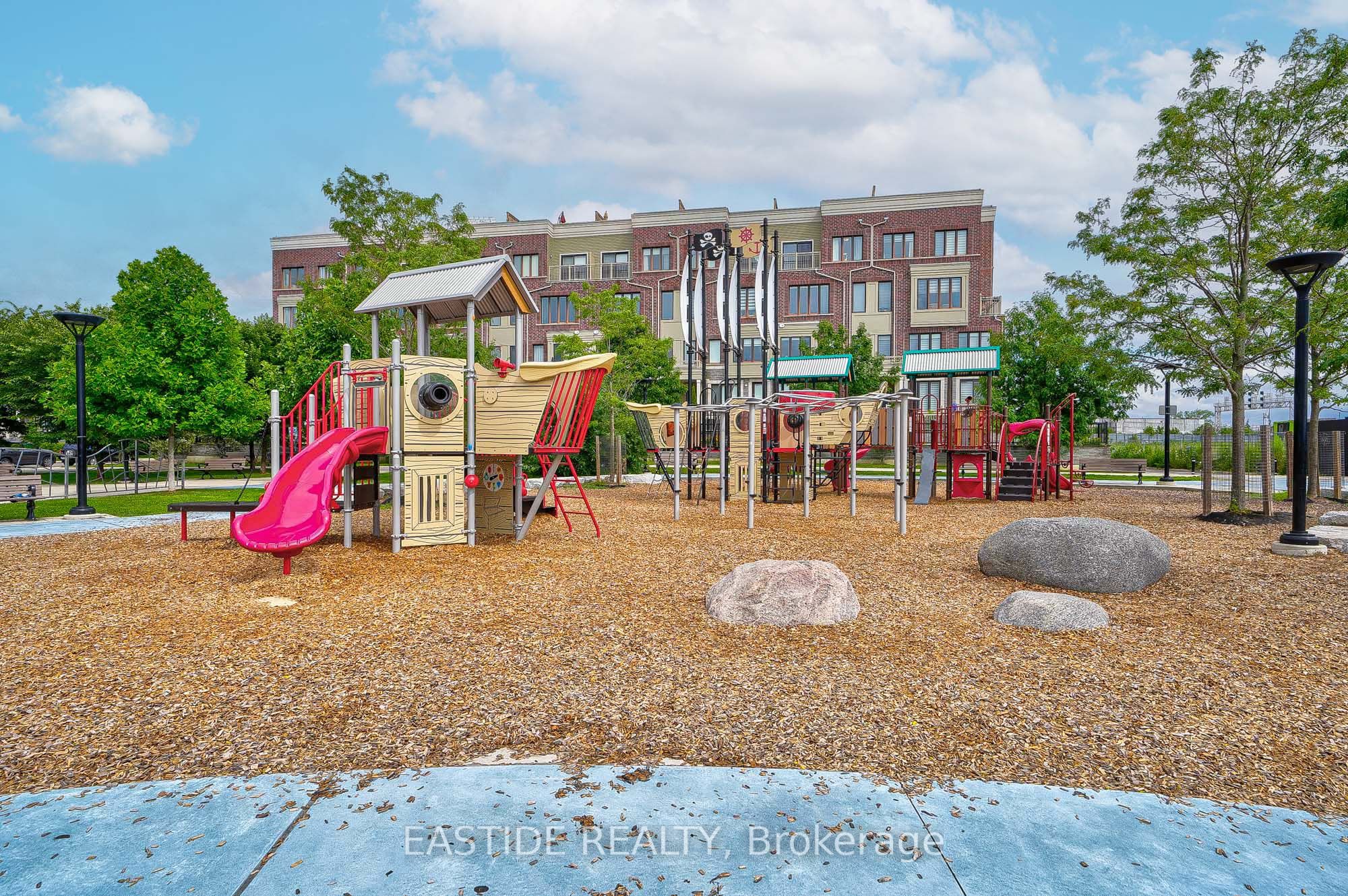 85 Eastwood Park Gardens, #23