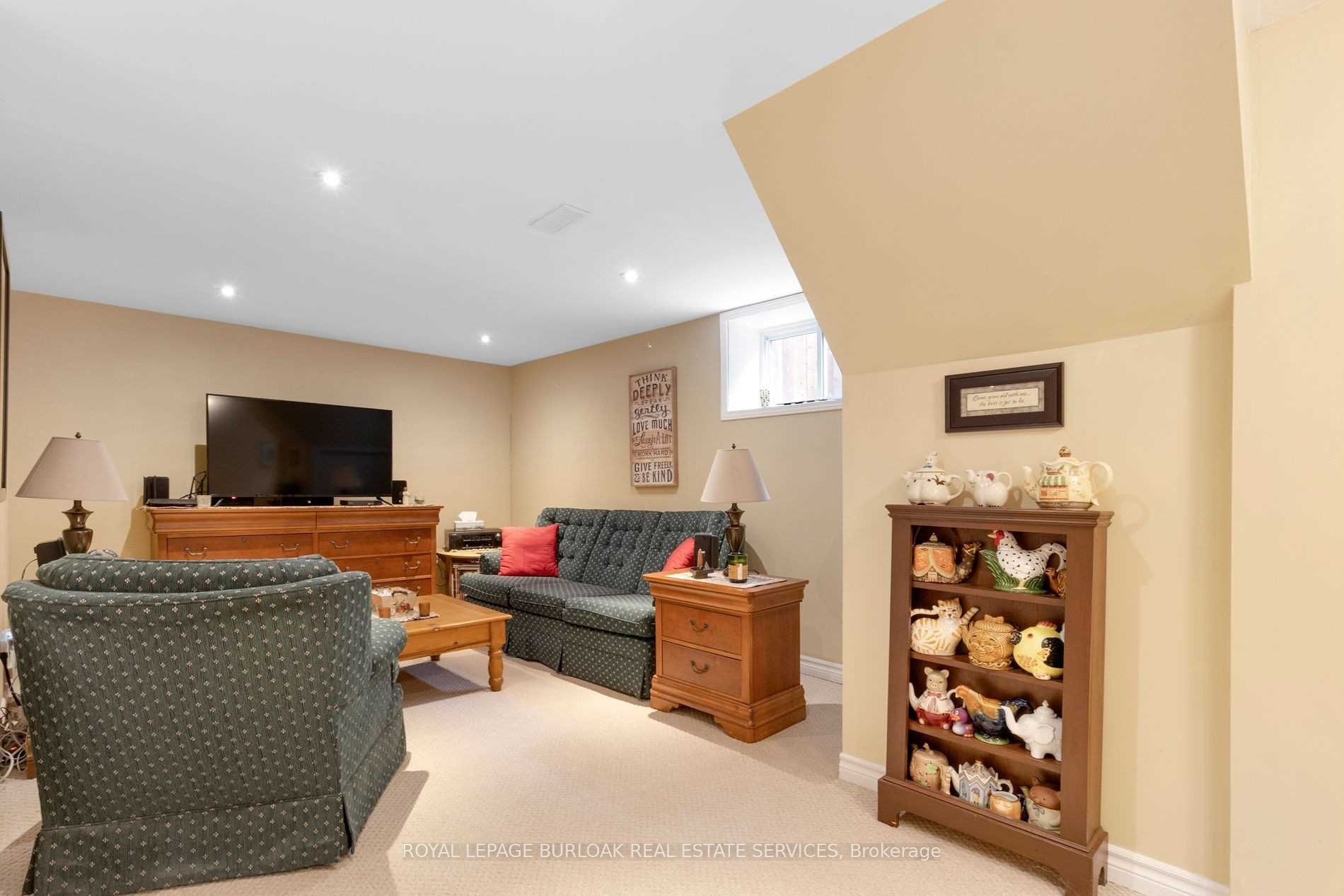 295 Plains Road W