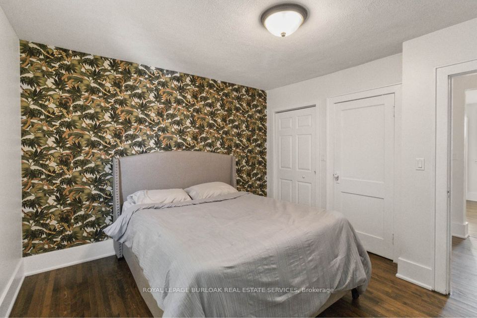 295 Plains Road W