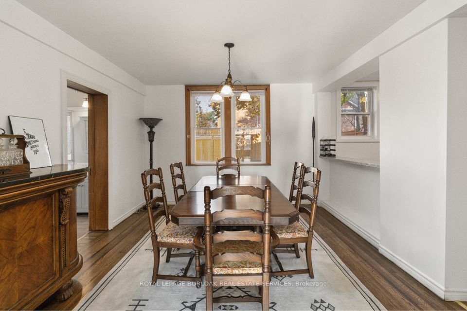 295 Plains Road W