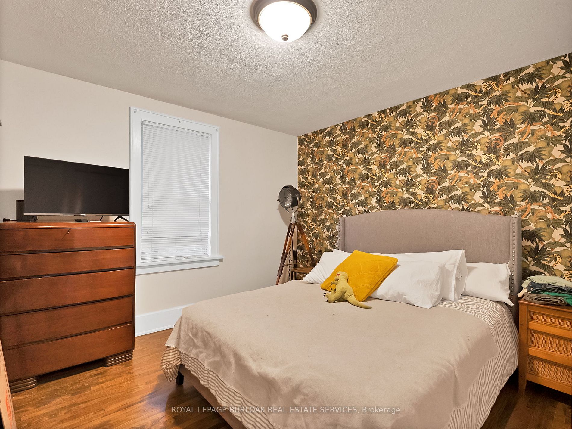 295 Plains Road W
