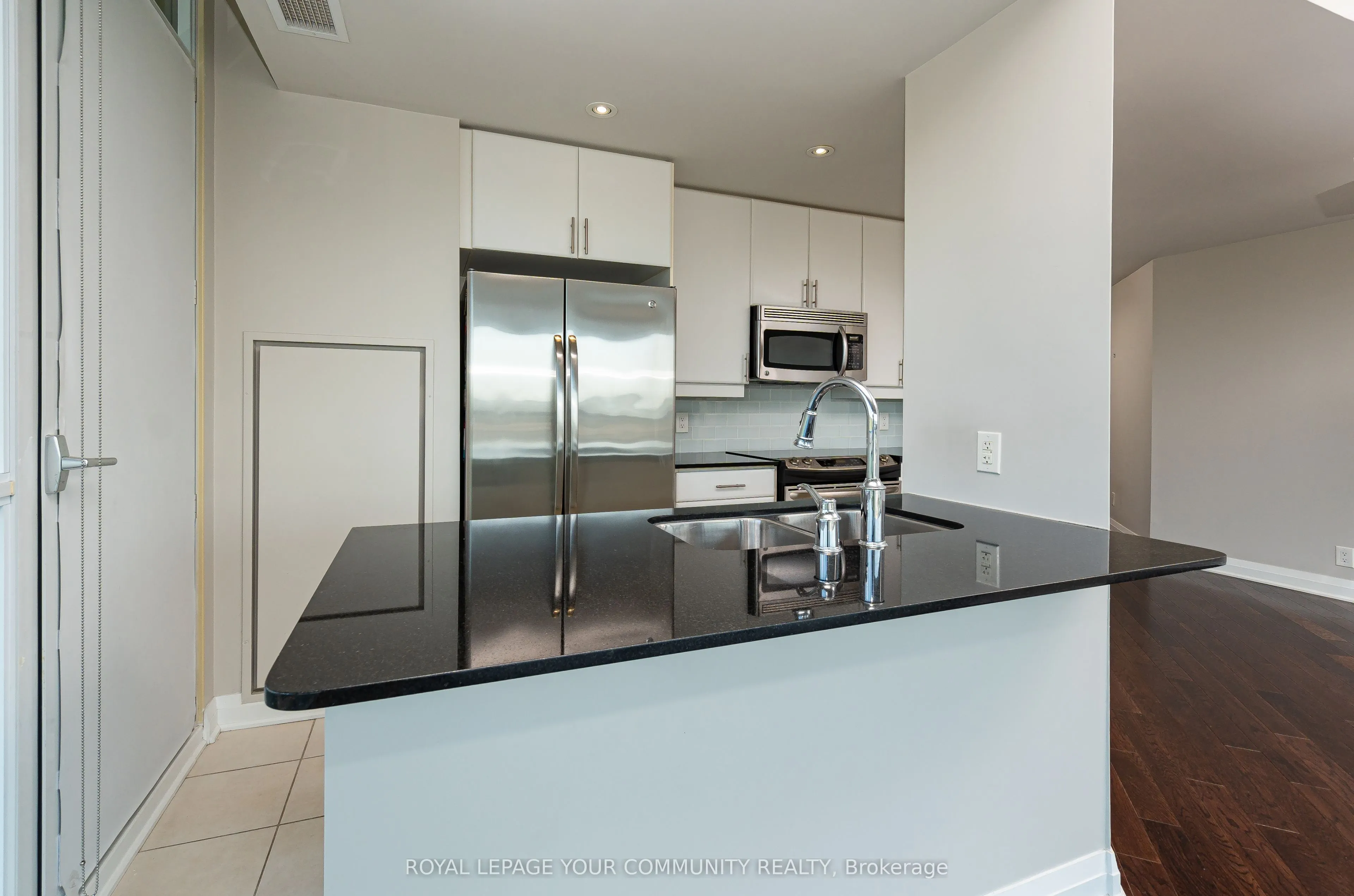1055 Southdown Road, #803