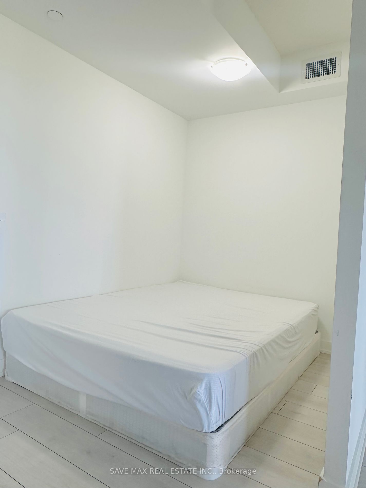 3200 DAKOTA COMMON #B412