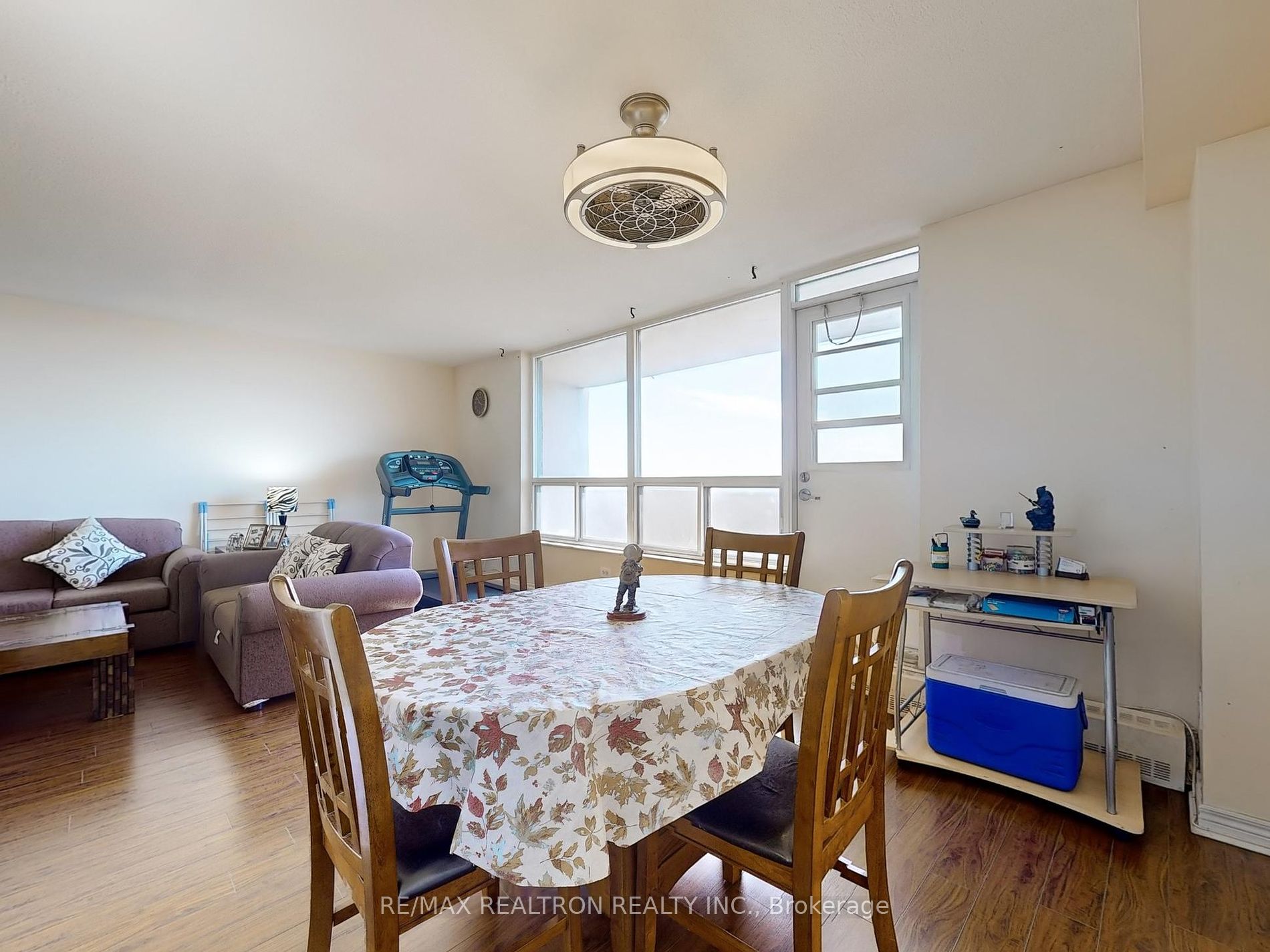 3390 Weston Road, #1906