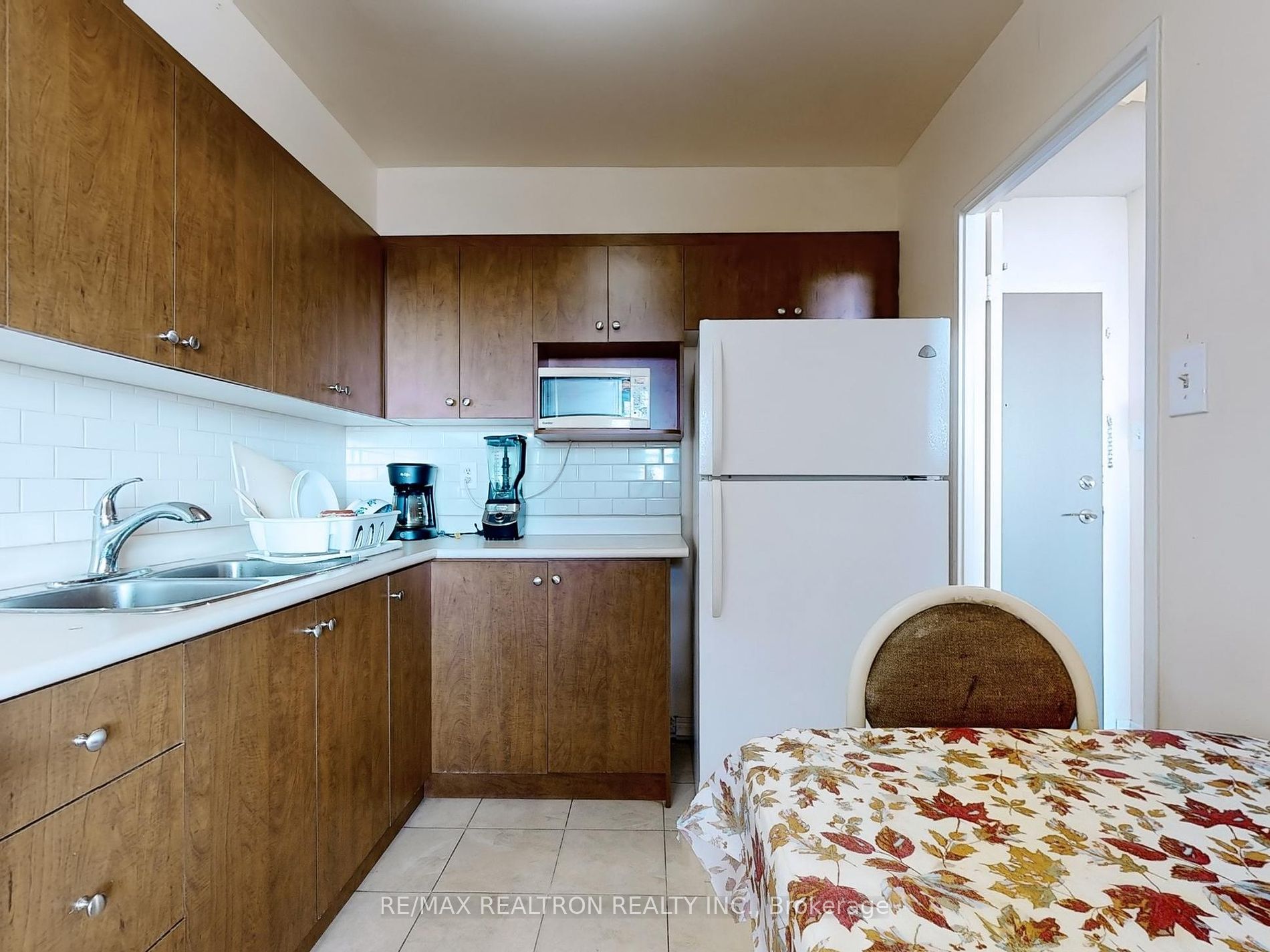 3390 Weston Road, #1906