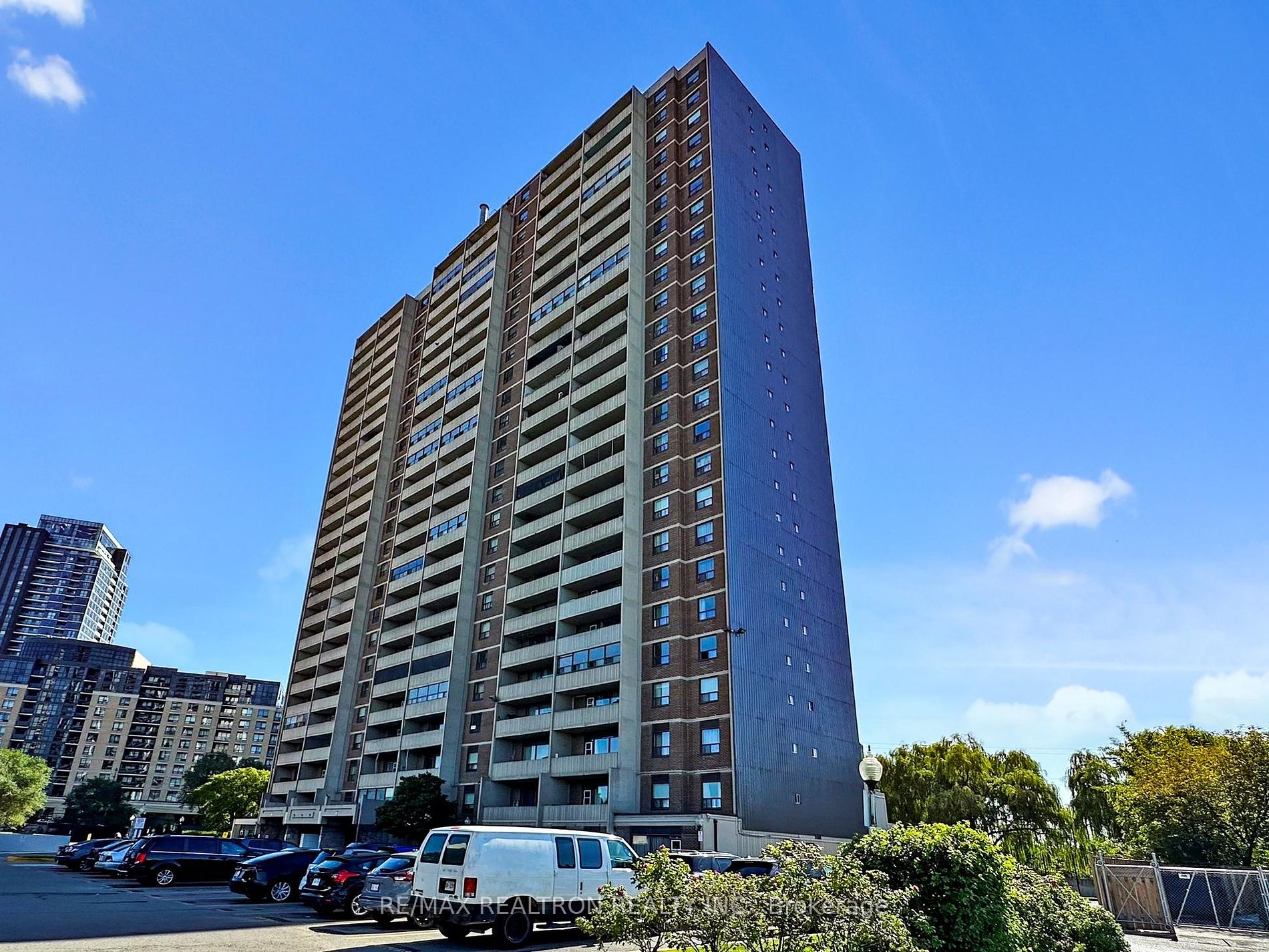 3390 Weston Road, #1906