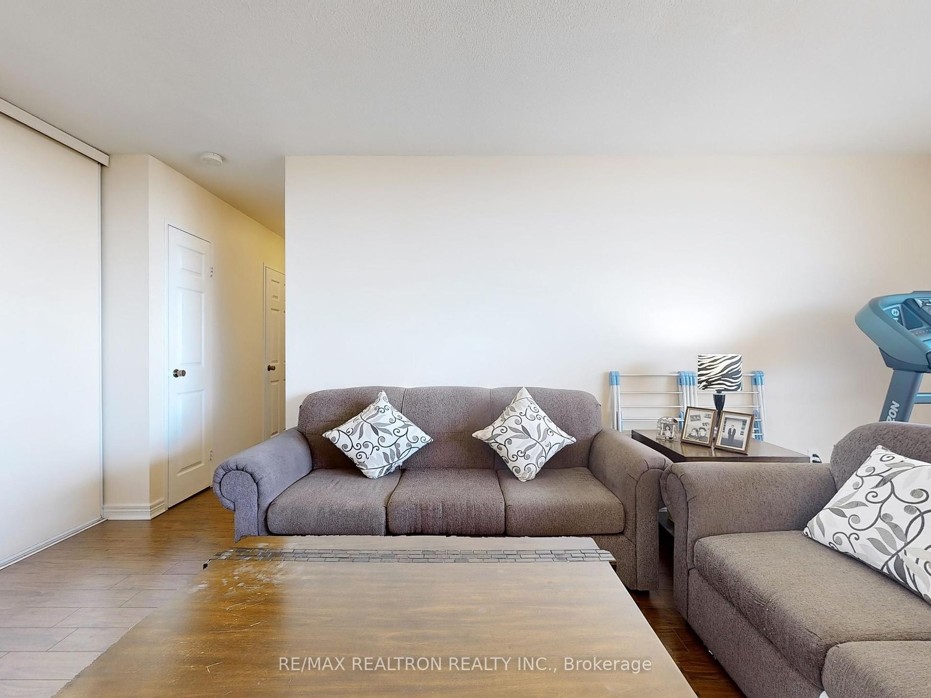 3390 Weston Road, #1906
