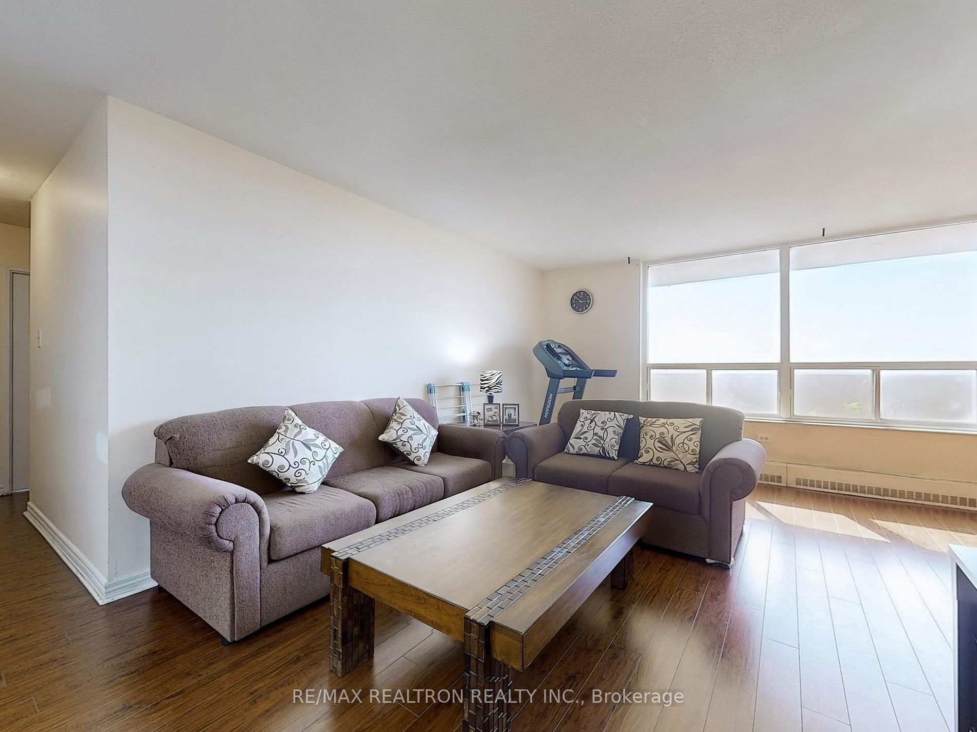 3390 Weston Road, #1906