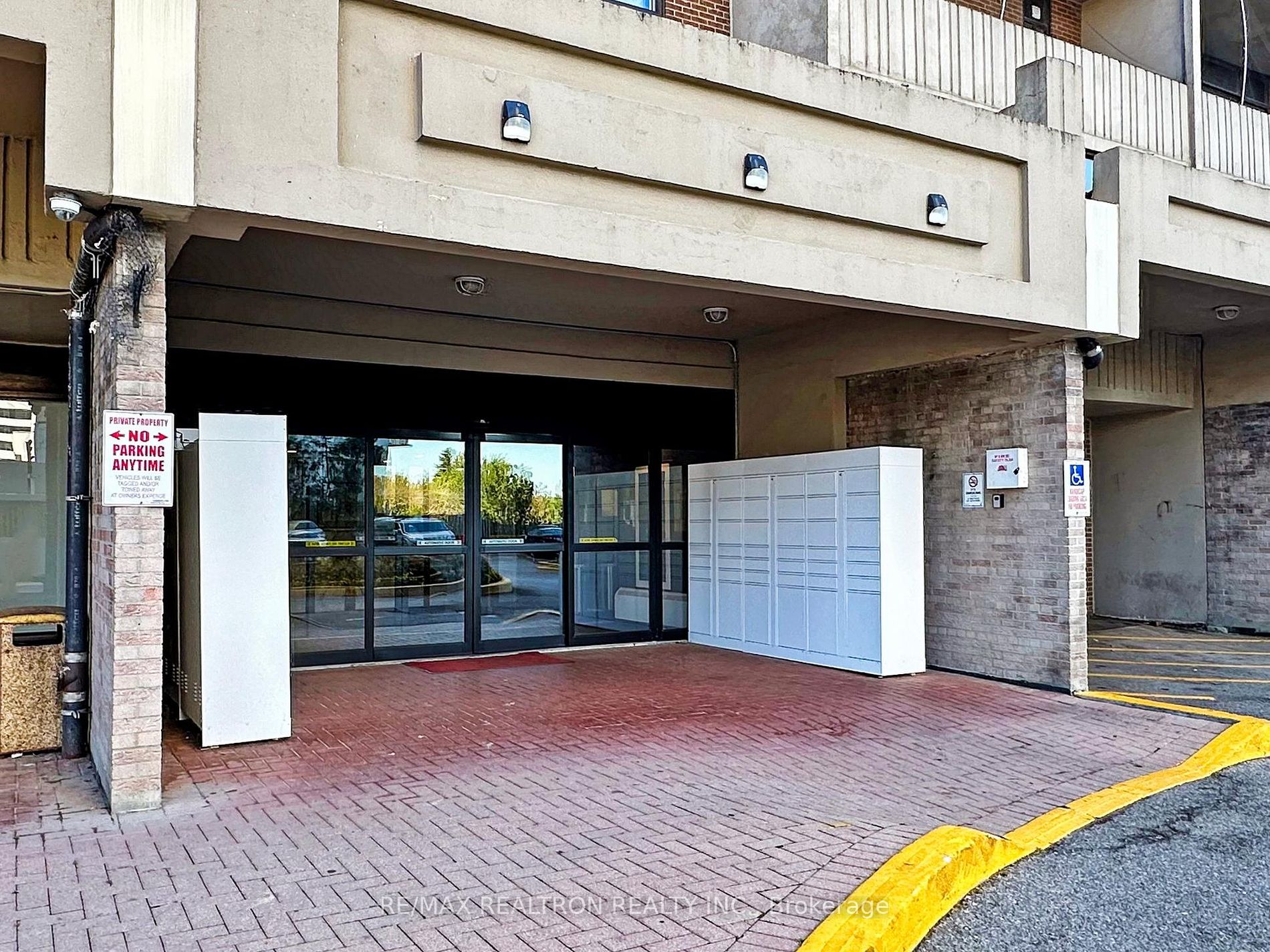 3390 Weston Road, #1906