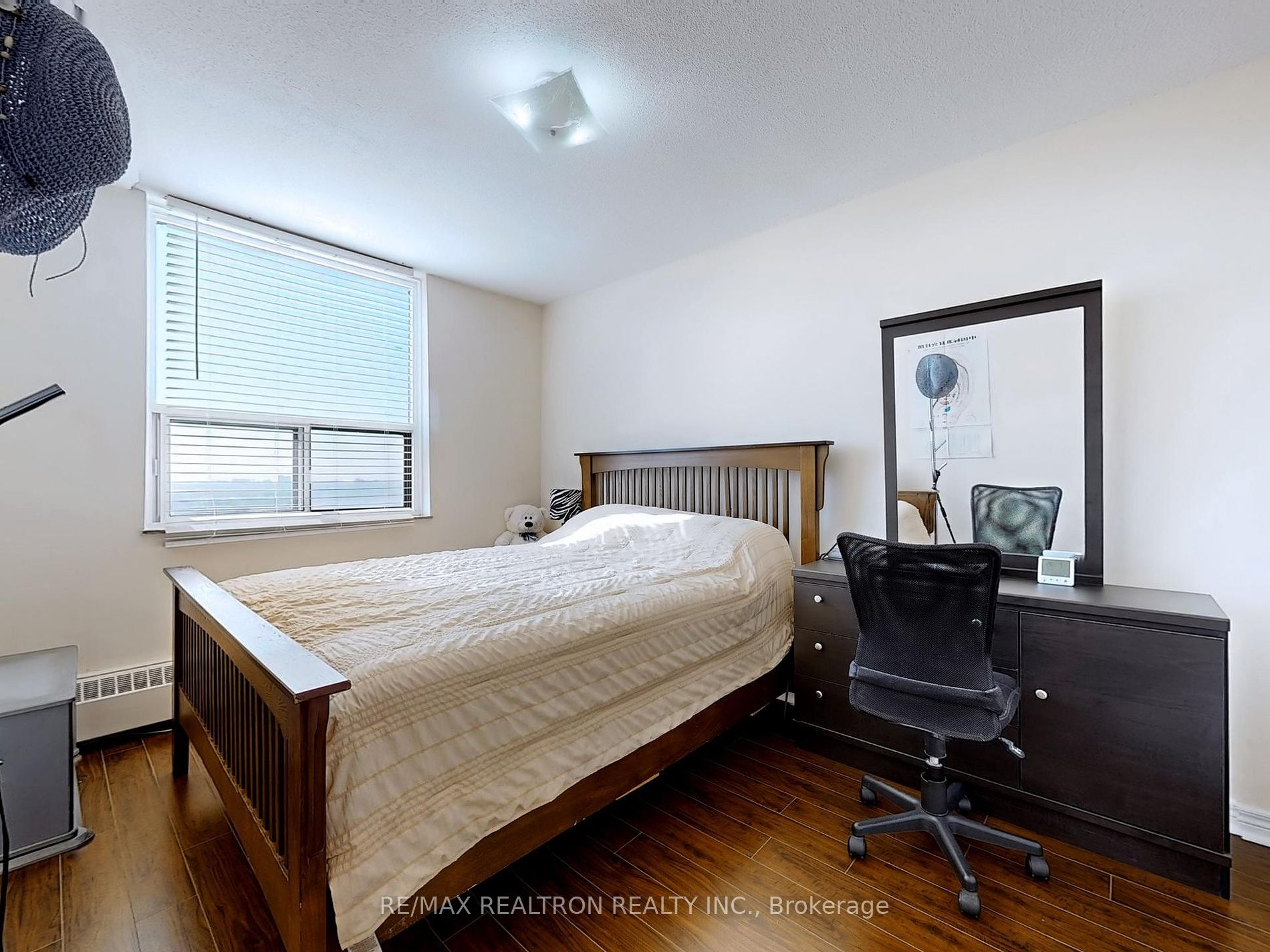 3390 Weston Road, #1906