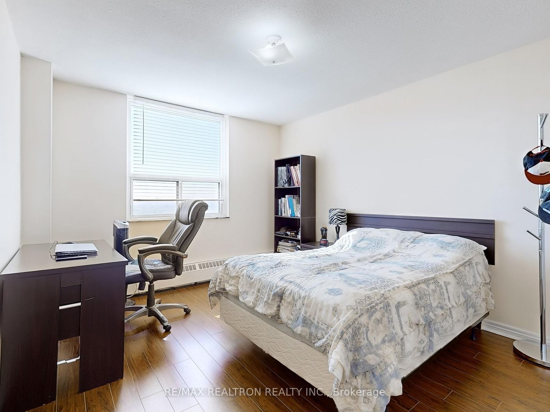 3390 Weston Road, #1906