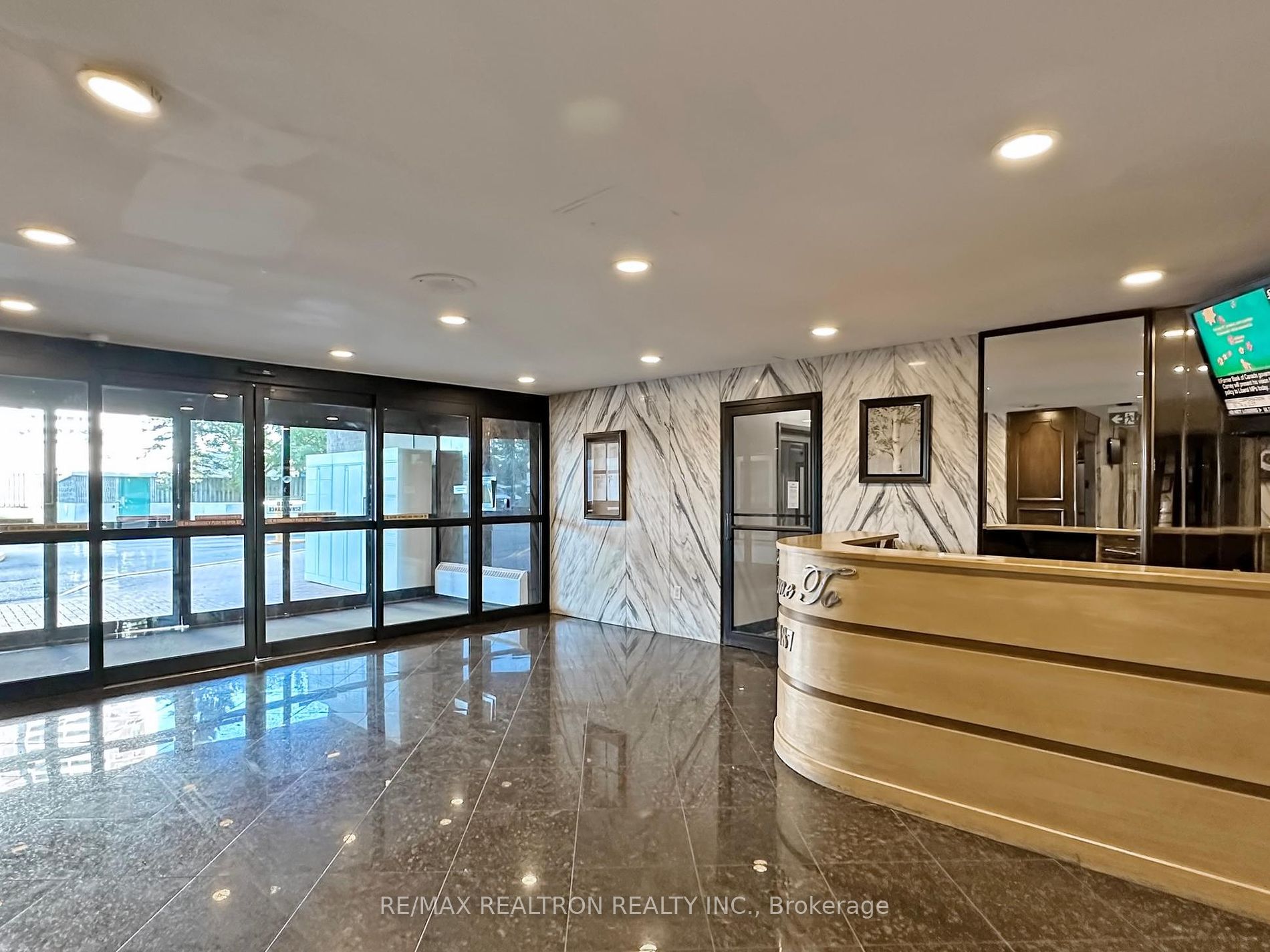 3390 Weston Road, #1906