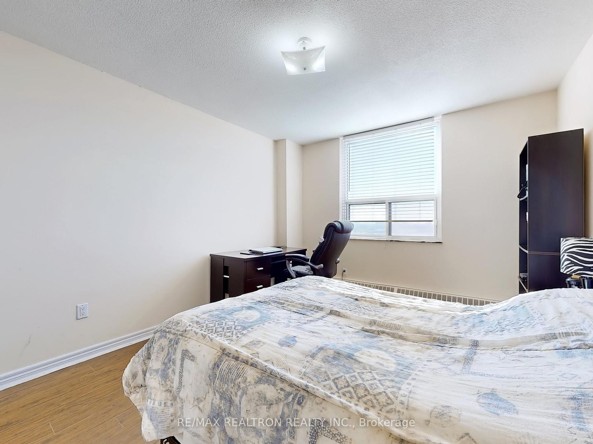 3390 Weston Road, #1906