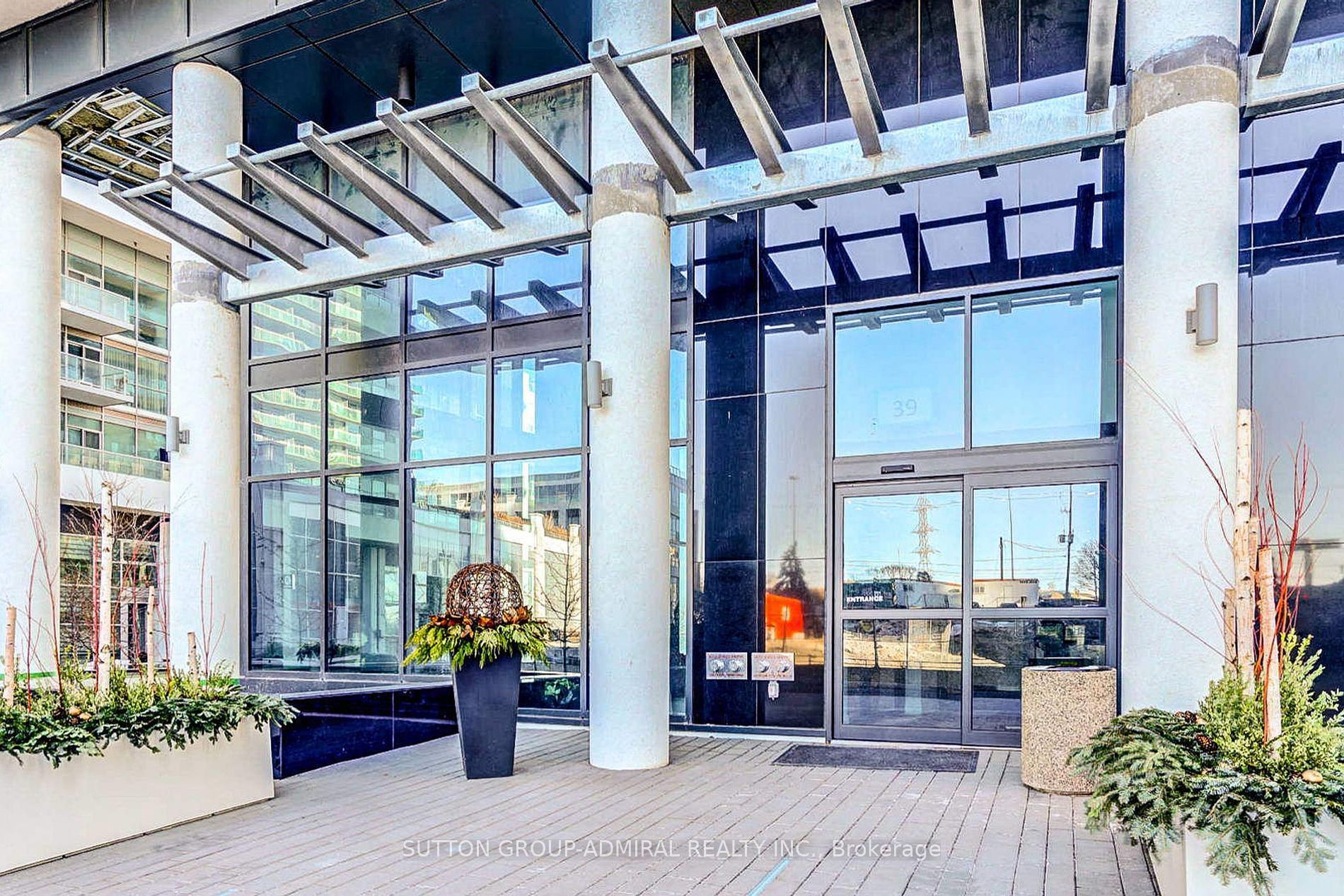 39 Annie Craig Drive #221
